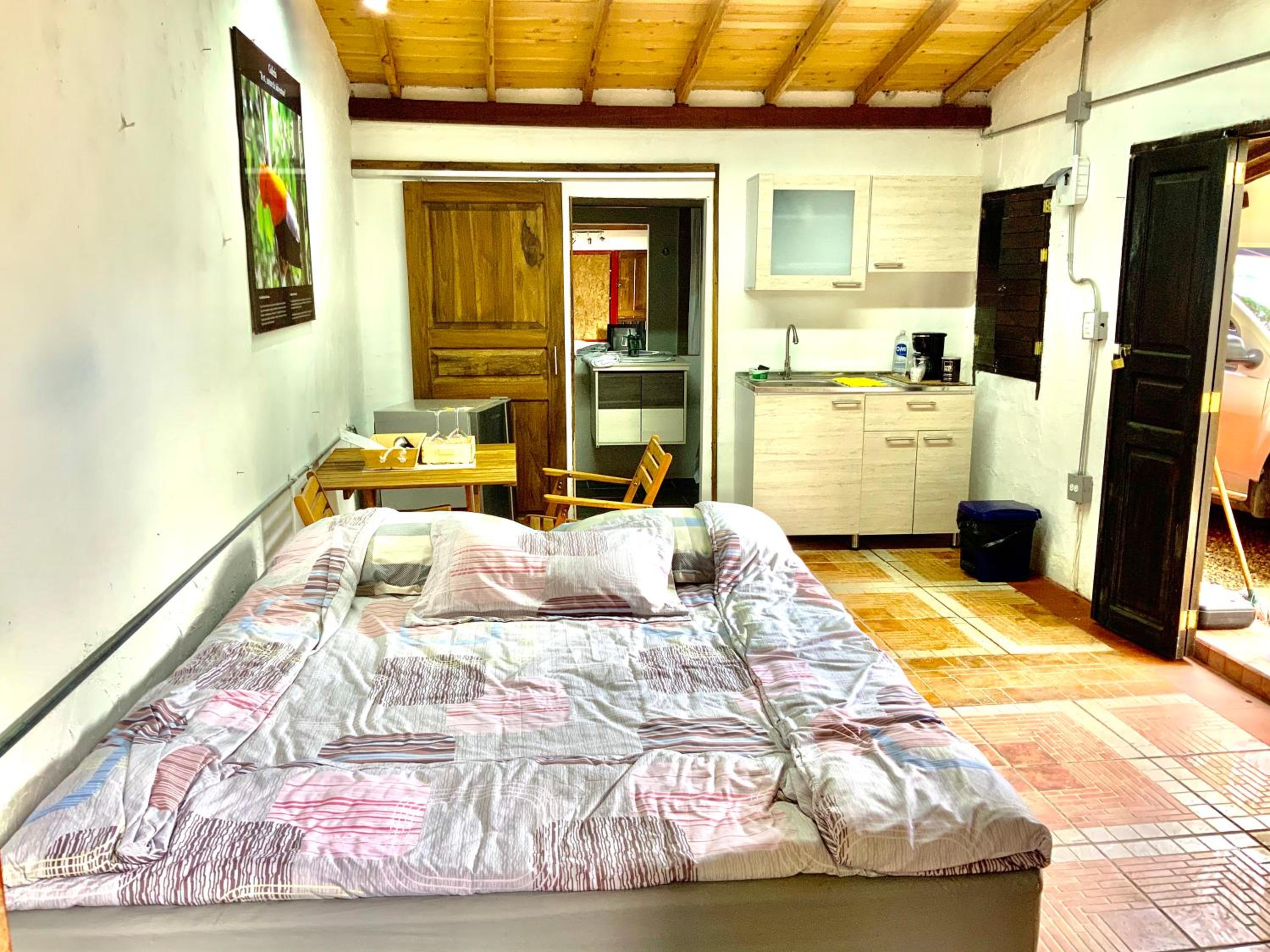 Cabaña & glamping para grupos de 4 a 6 personas, cerca al parque y con avistamiento de aves