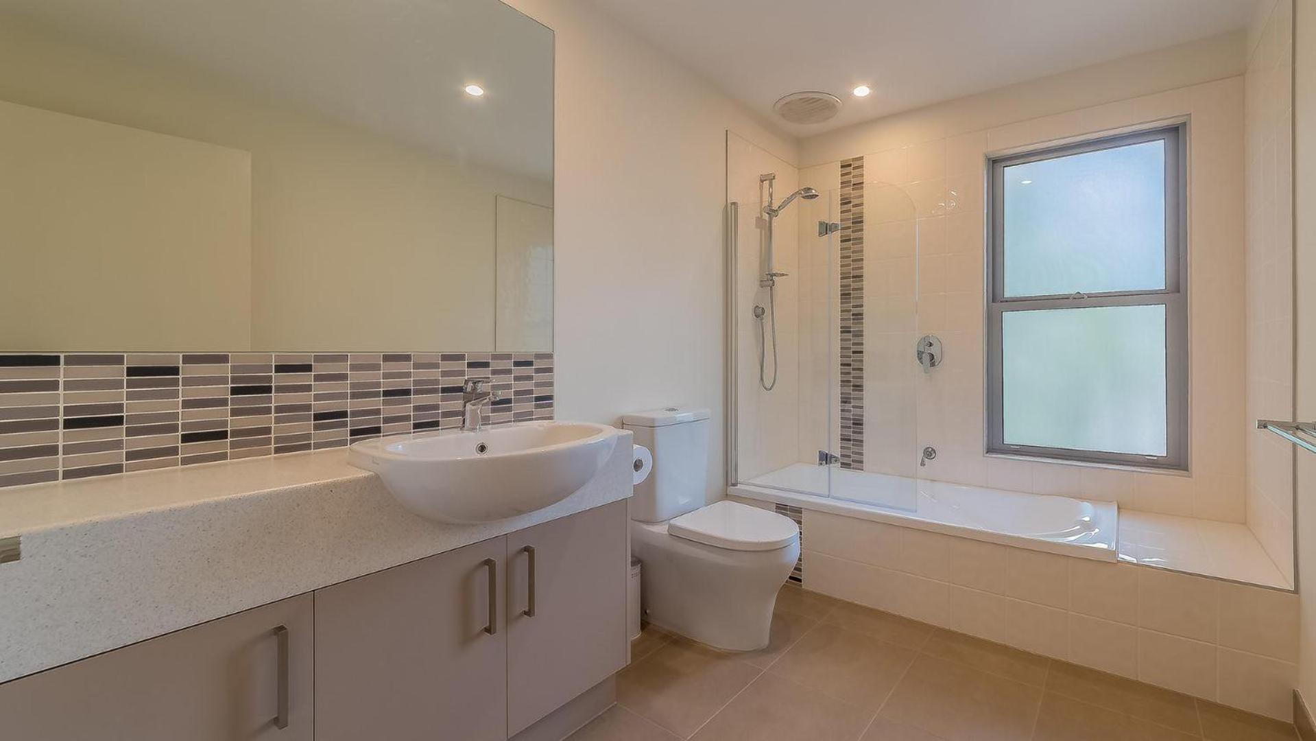 1-6 Broughton Avenue, Cowes