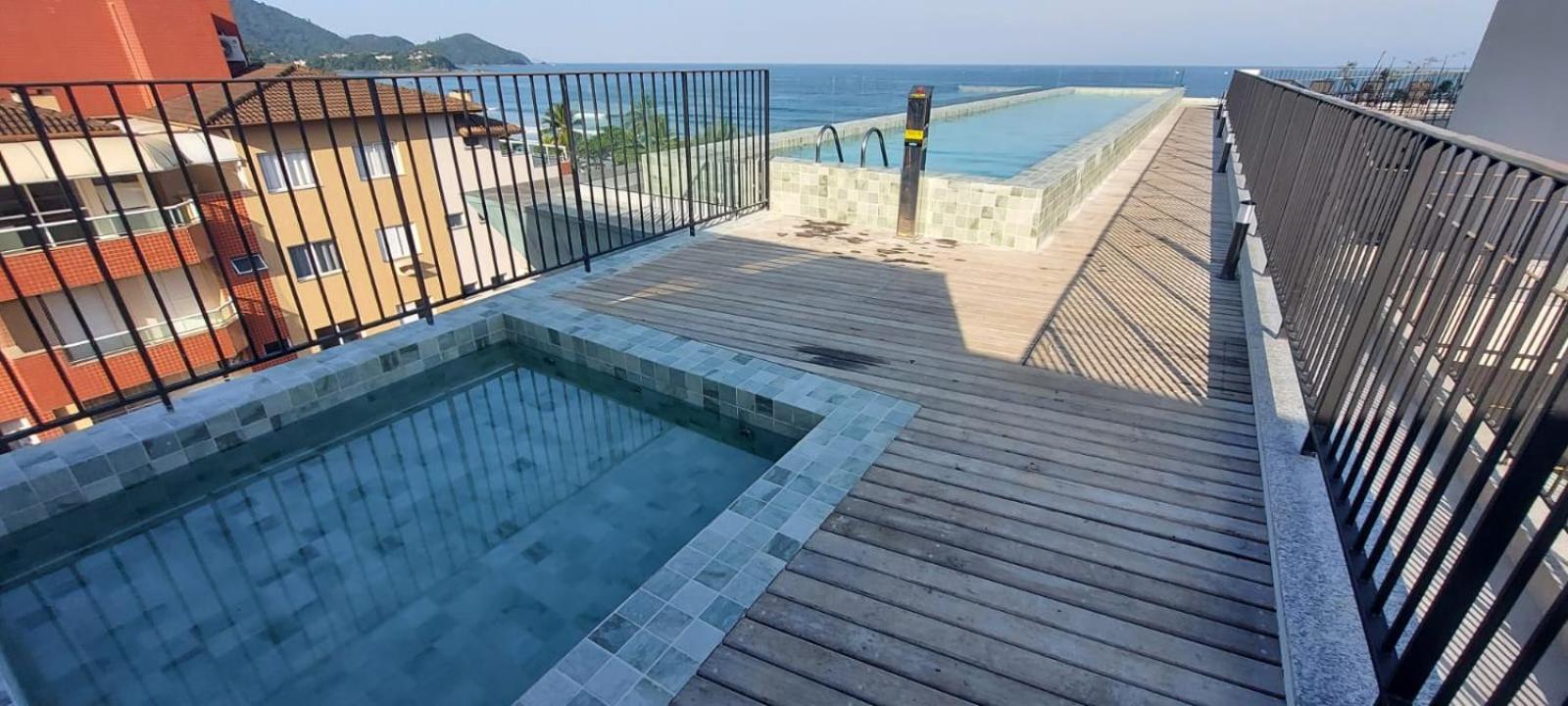 Apartamento com Piscina na Cobertura e Vista Panoramica do Mar da PRAIA GRANDE