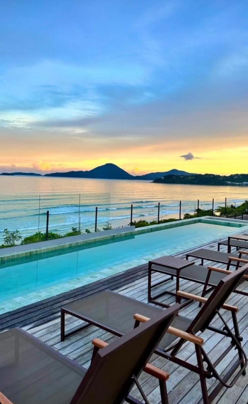 Apartamento com Piscina na Cobertura e Vista Panoramica do Mar da PRAIA GRANDE
