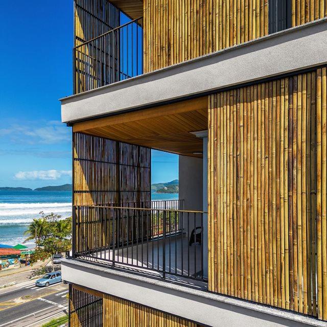 Apartamento com Piscina na Cobertura e Vista Panoramica do Mar da PRAIA GRANDE
