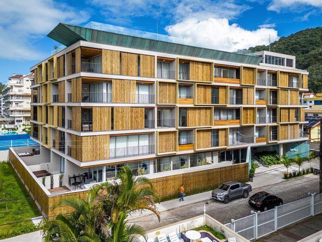 Apartamento com Piscina na Cobertura e Vista Panoramica do Mar da PRAIA GRANDE