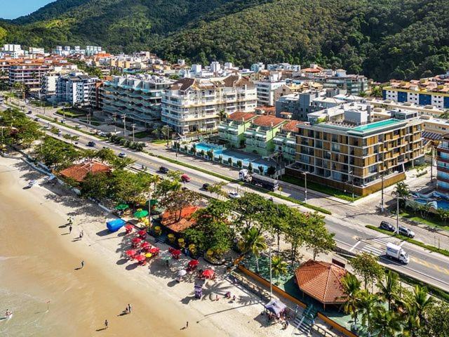 Apartamento com Piscina na Cobertura e Vista Panoramica do Mar da PRAIA GRANDE