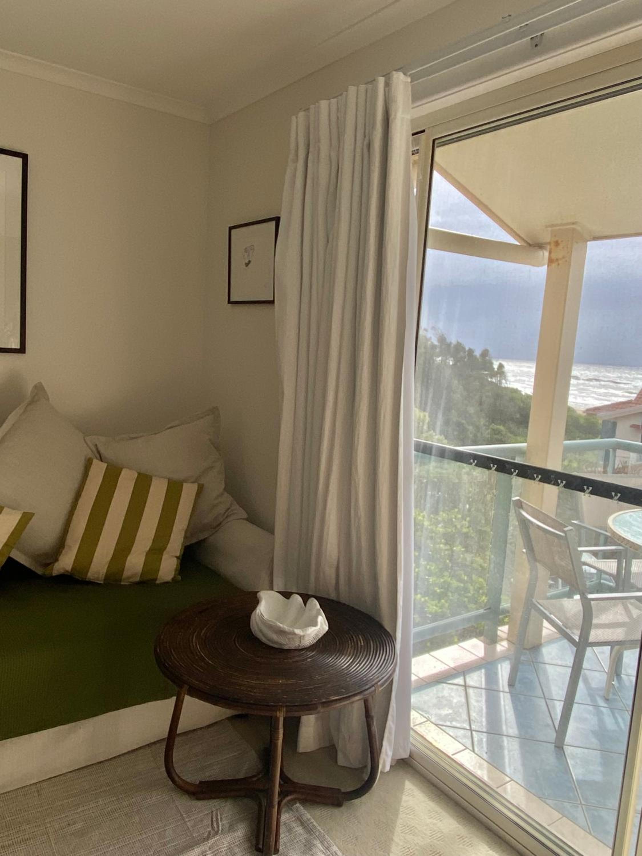 Casa Tropicana Villa with Ocean Views - Steps from Beach Surfs Up!