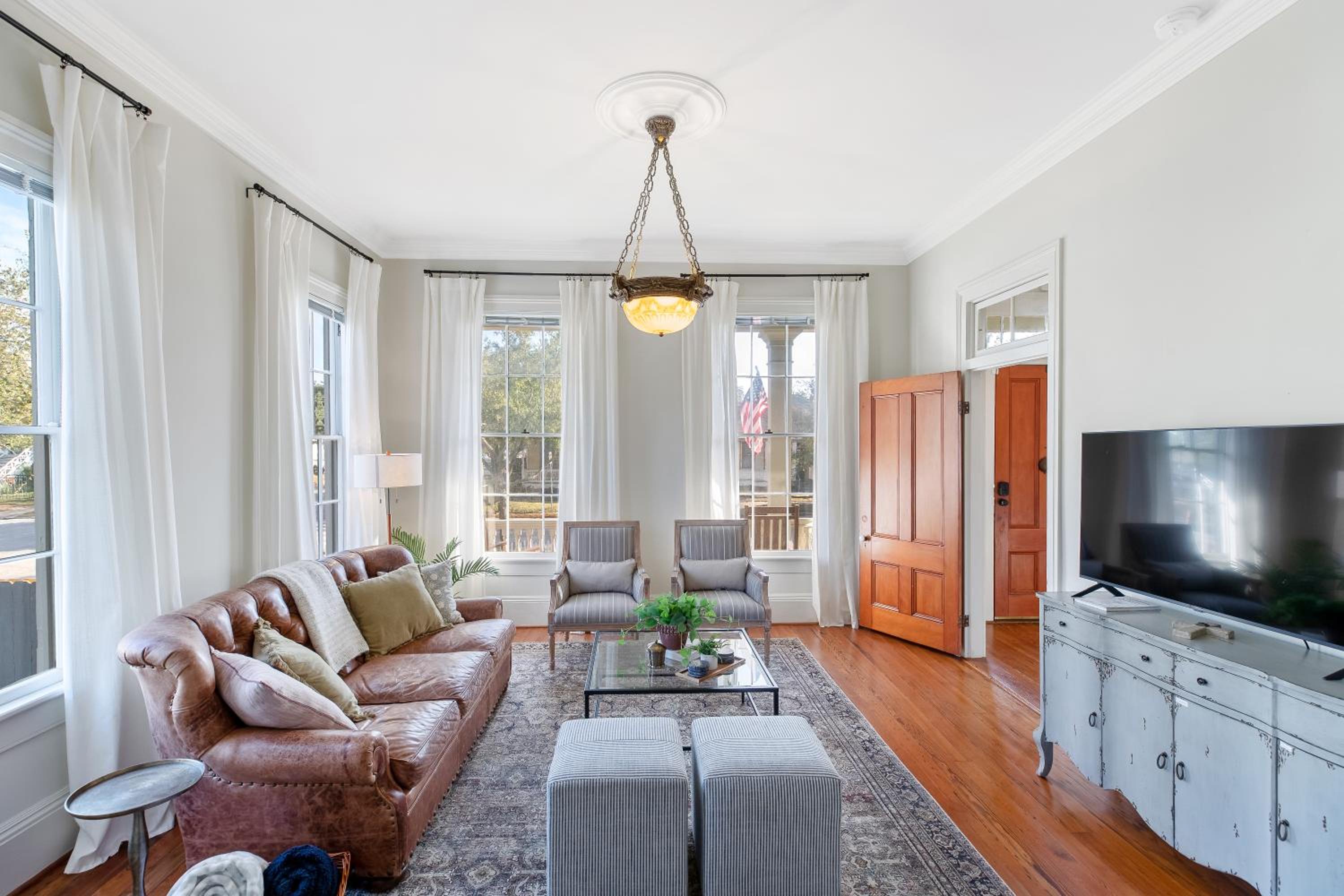 Historic 1871 Coastal Breeze with Heated Pool - Restoring Galveston