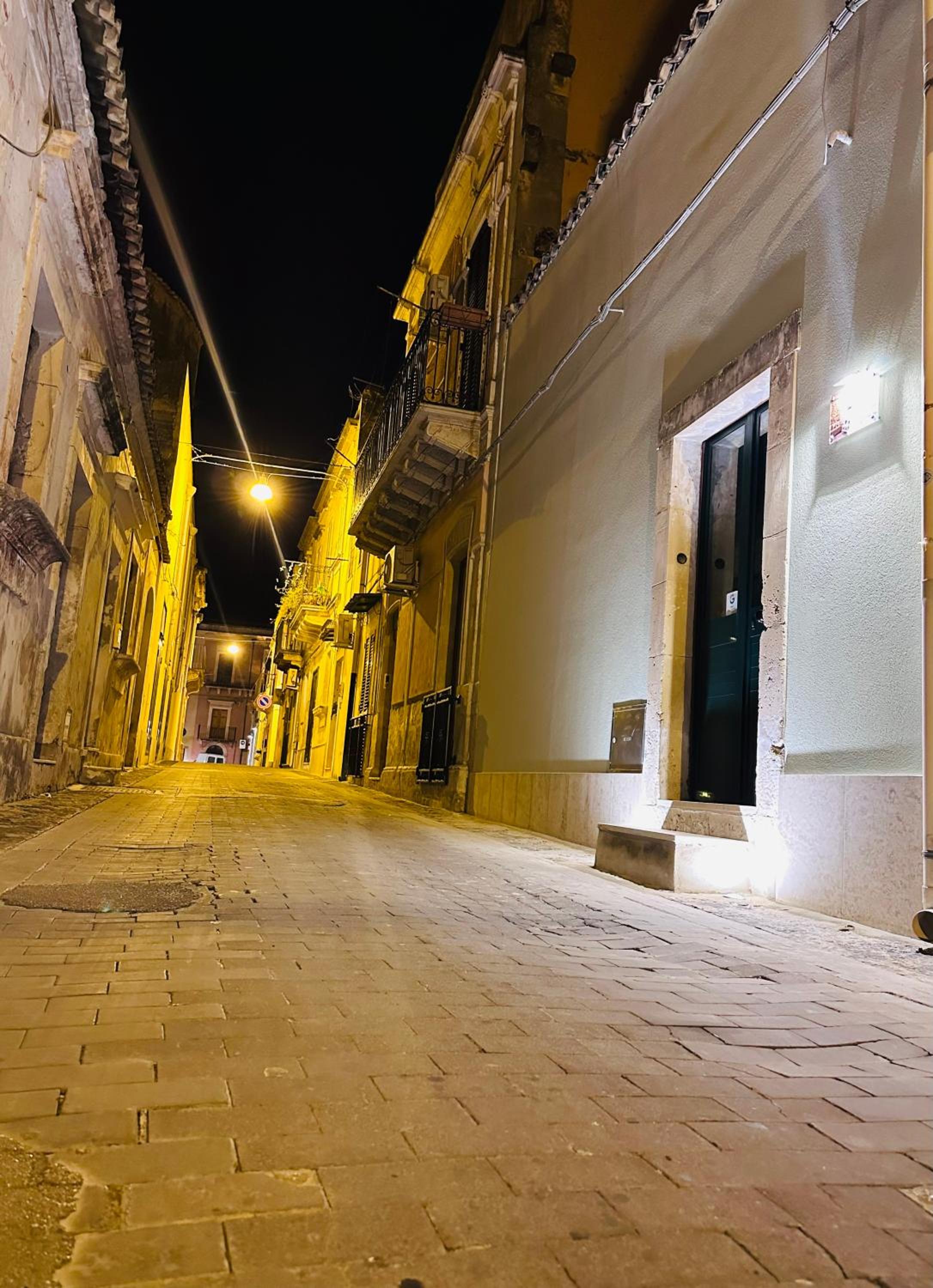 Hotel Tannur Del Carmine - Image 1