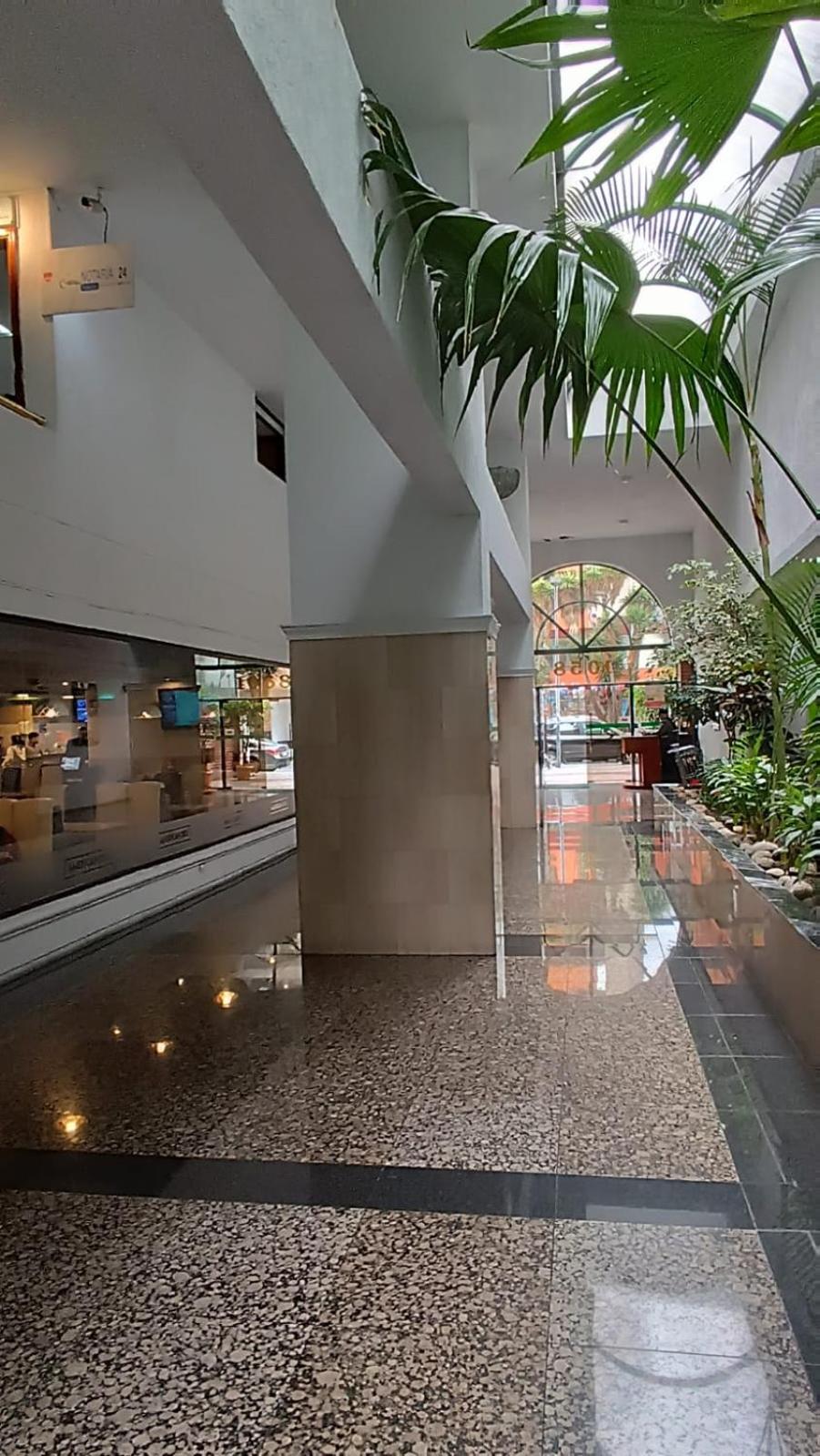 La Carolina República del Salvador Quito