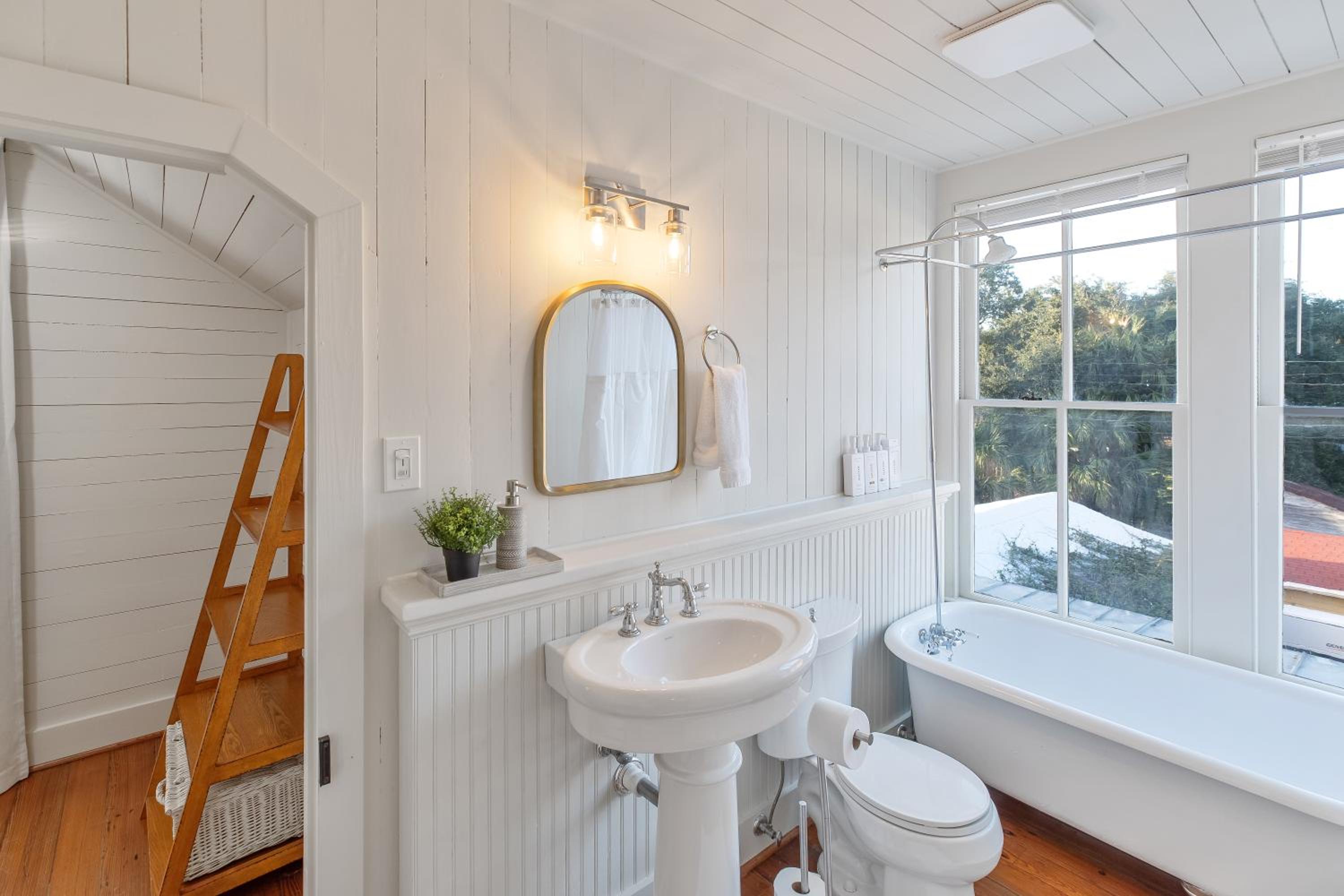 Historic 1871 Coastal Breeze with Heated Pool - Restoring Galveston, photo 24