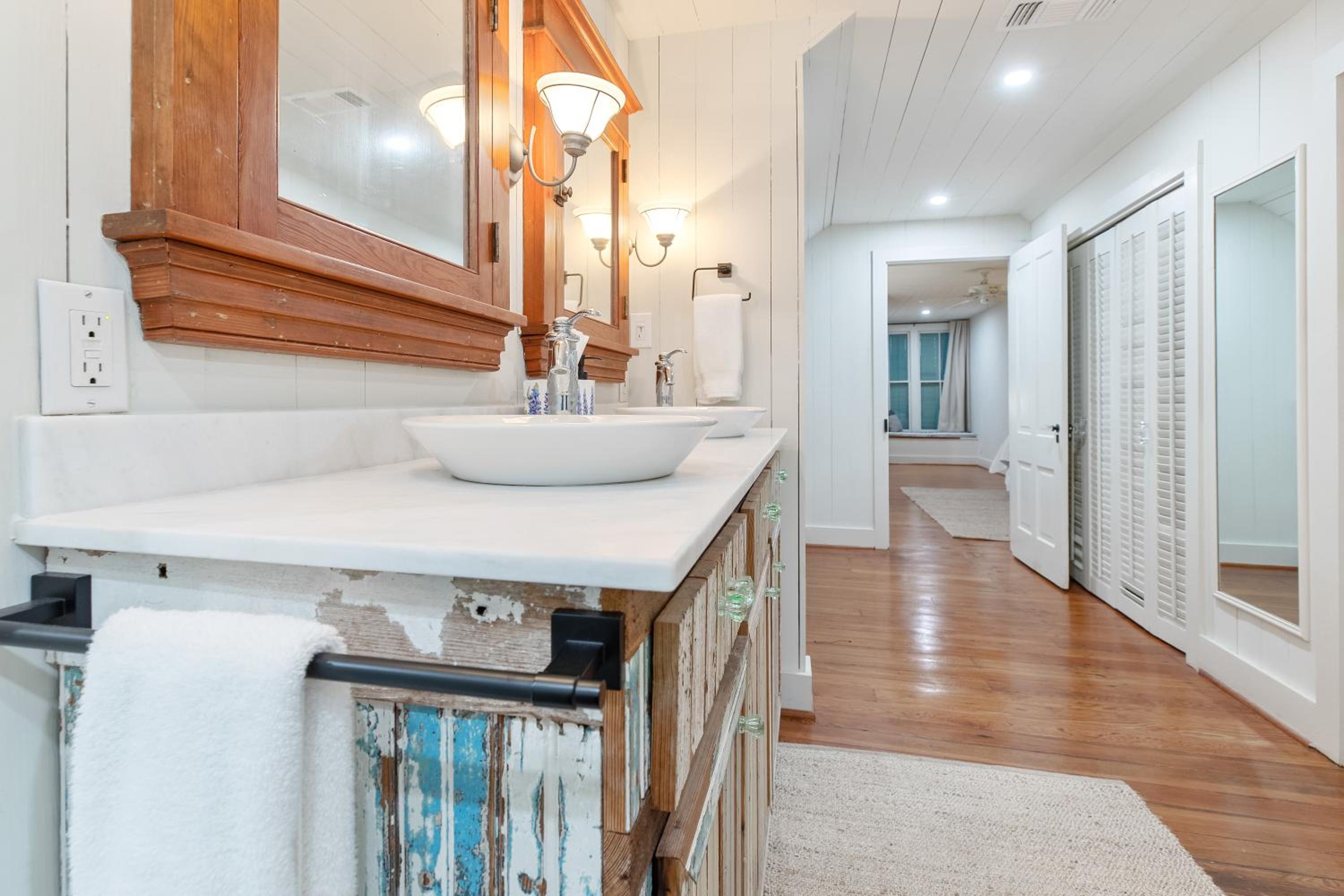 Historic 1871 Coastal Breeze with Heated Pool - Restoring Galveston, photo 23