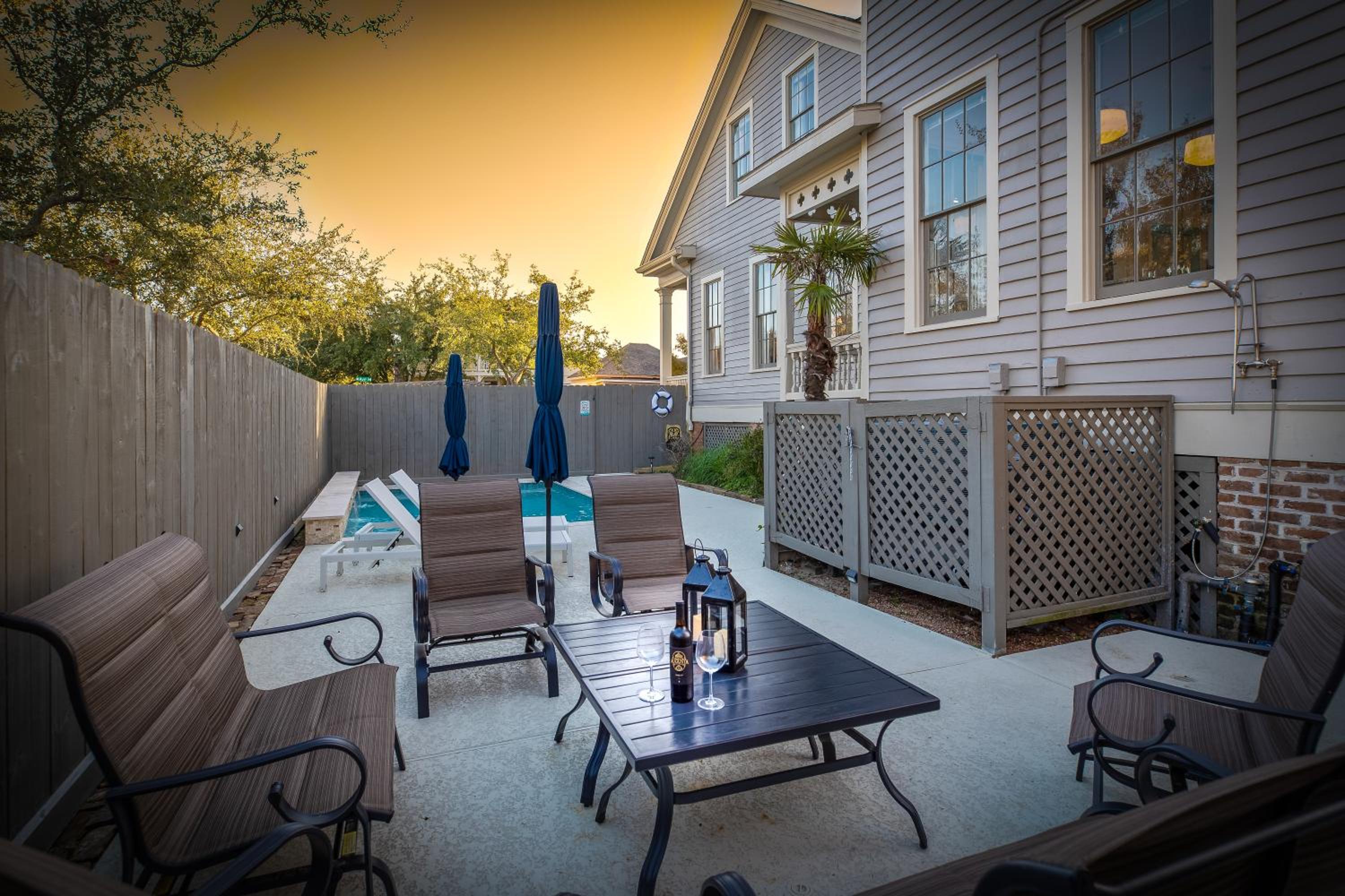 Historic 1871 Coastal Breeze with Heated Pool - Restoring Galveston, photo 9