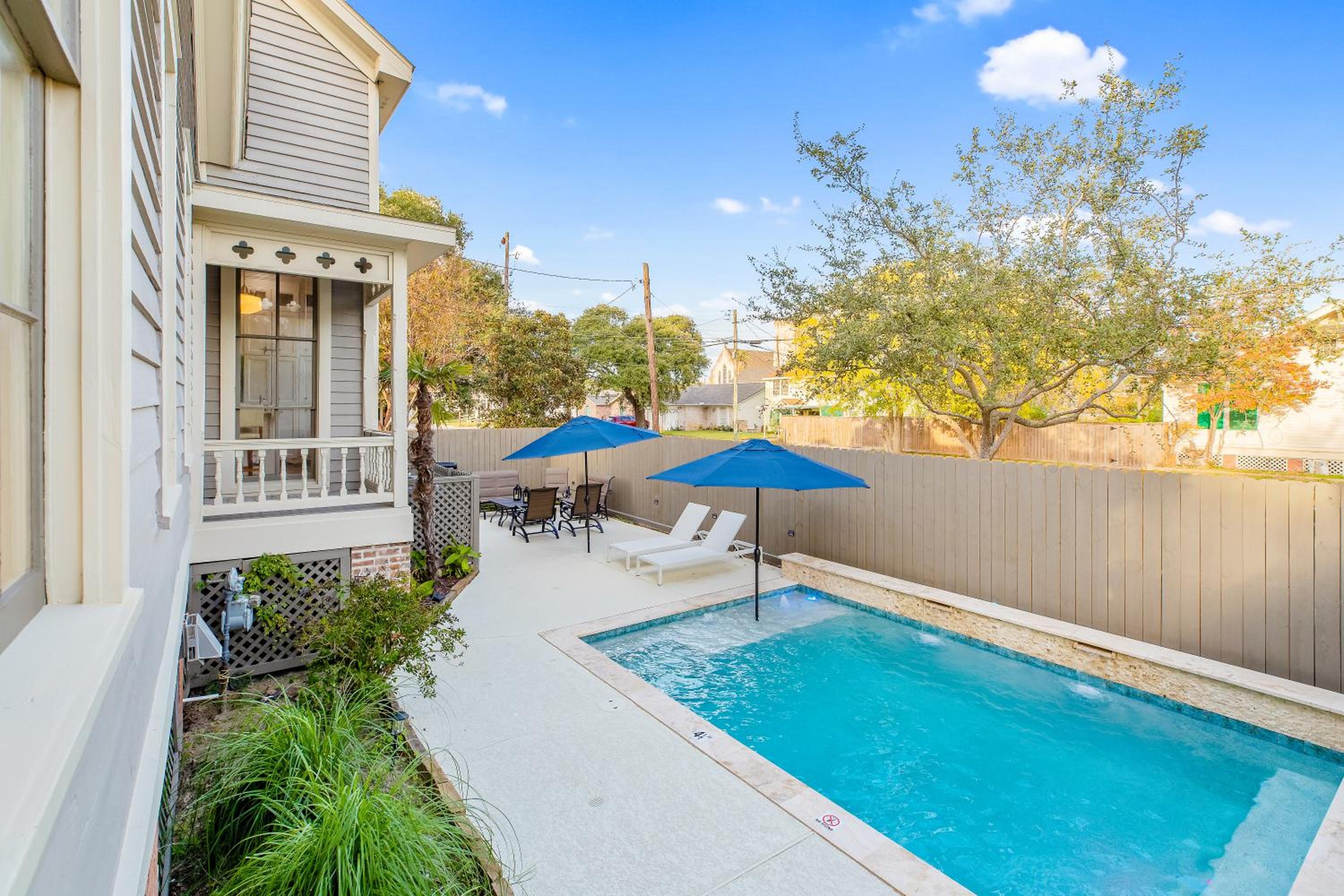 Historic 1871 Coastal Breeze with Heated Pool - Restoring Galveston, photo 15