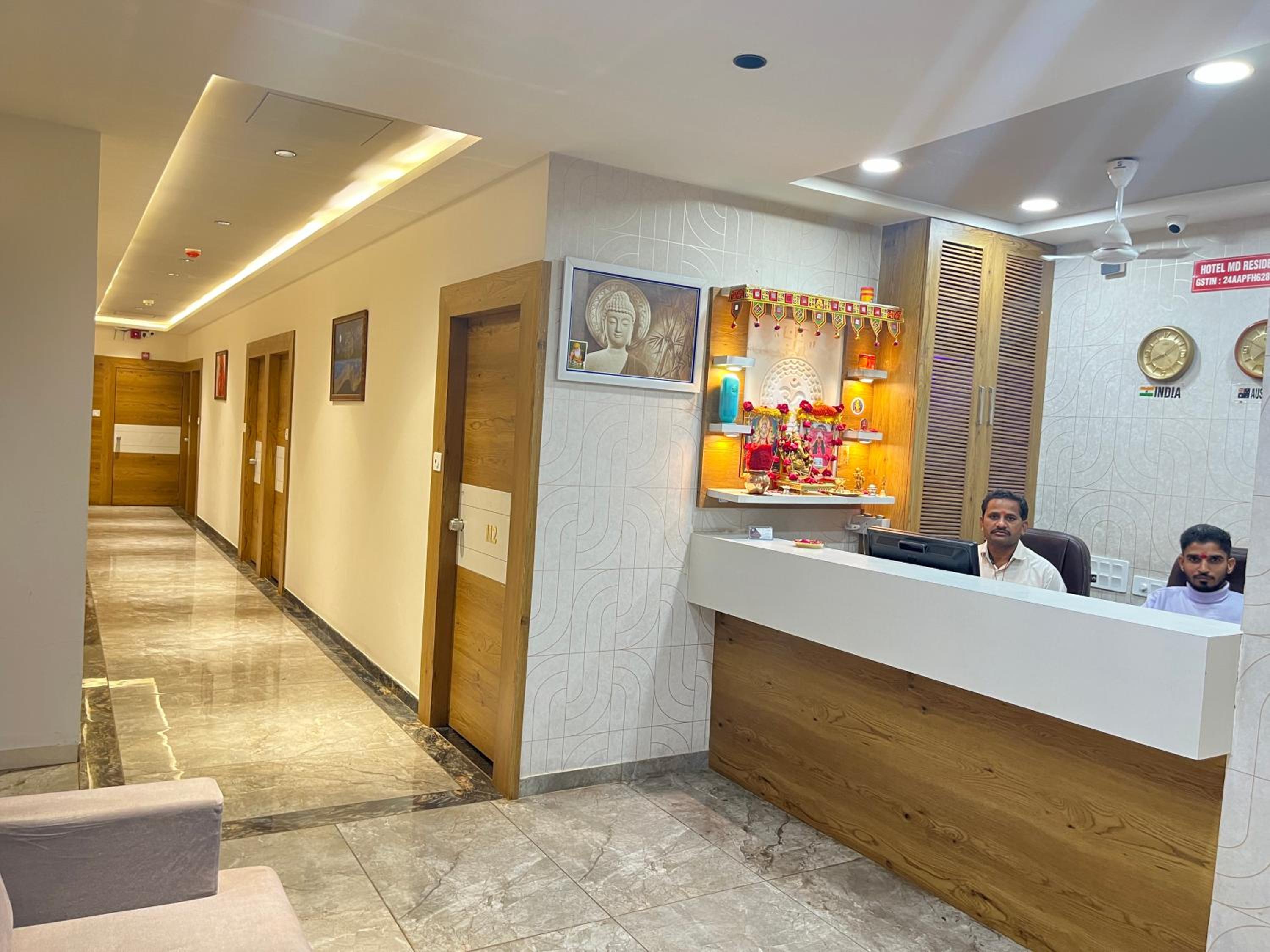 Lobby & Reception