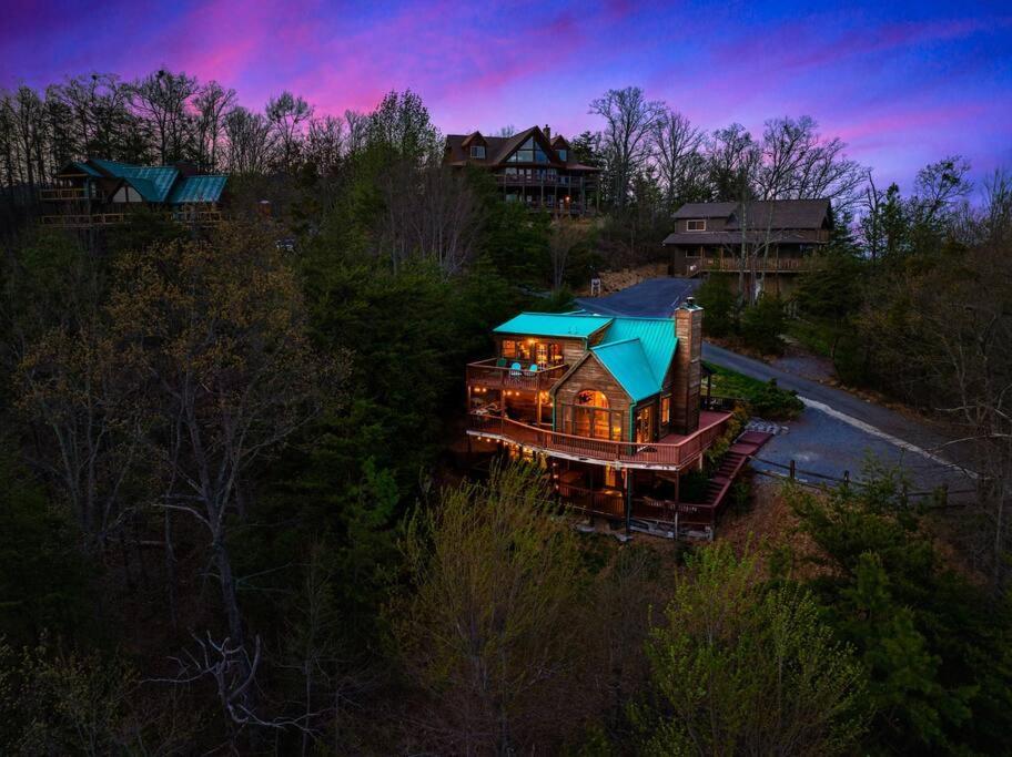 Sunset Briley - Amazing Views! Hot Tub, Pool Table, Lots of Games view 4