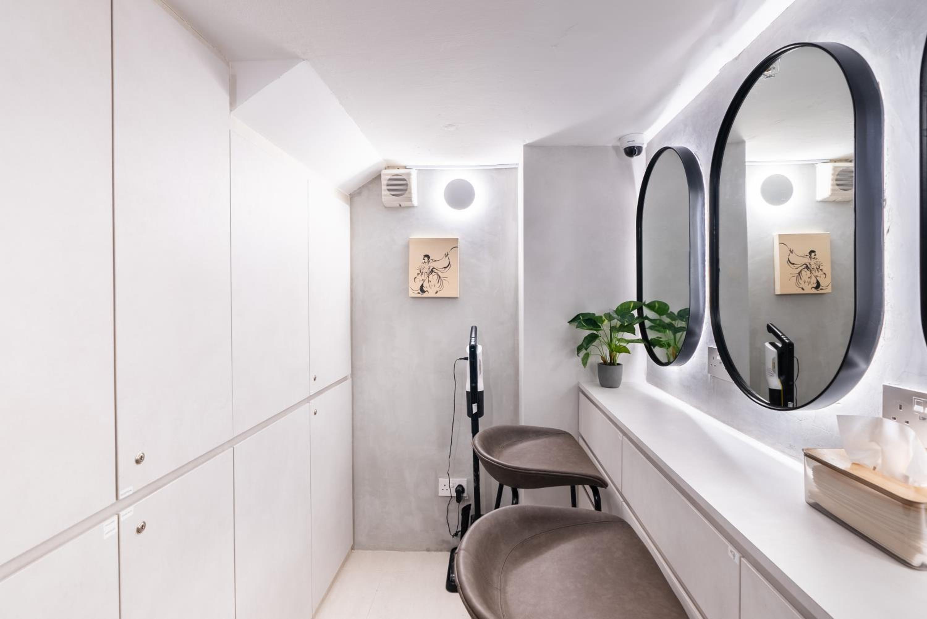 Jyu Capsule Hotel