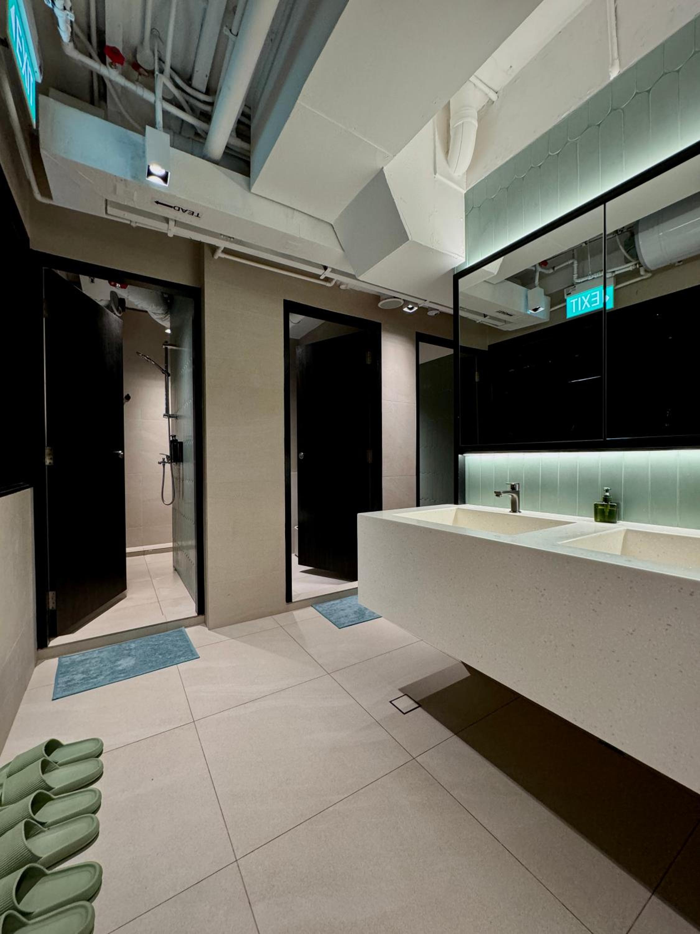 Jyu Capsule Hotel