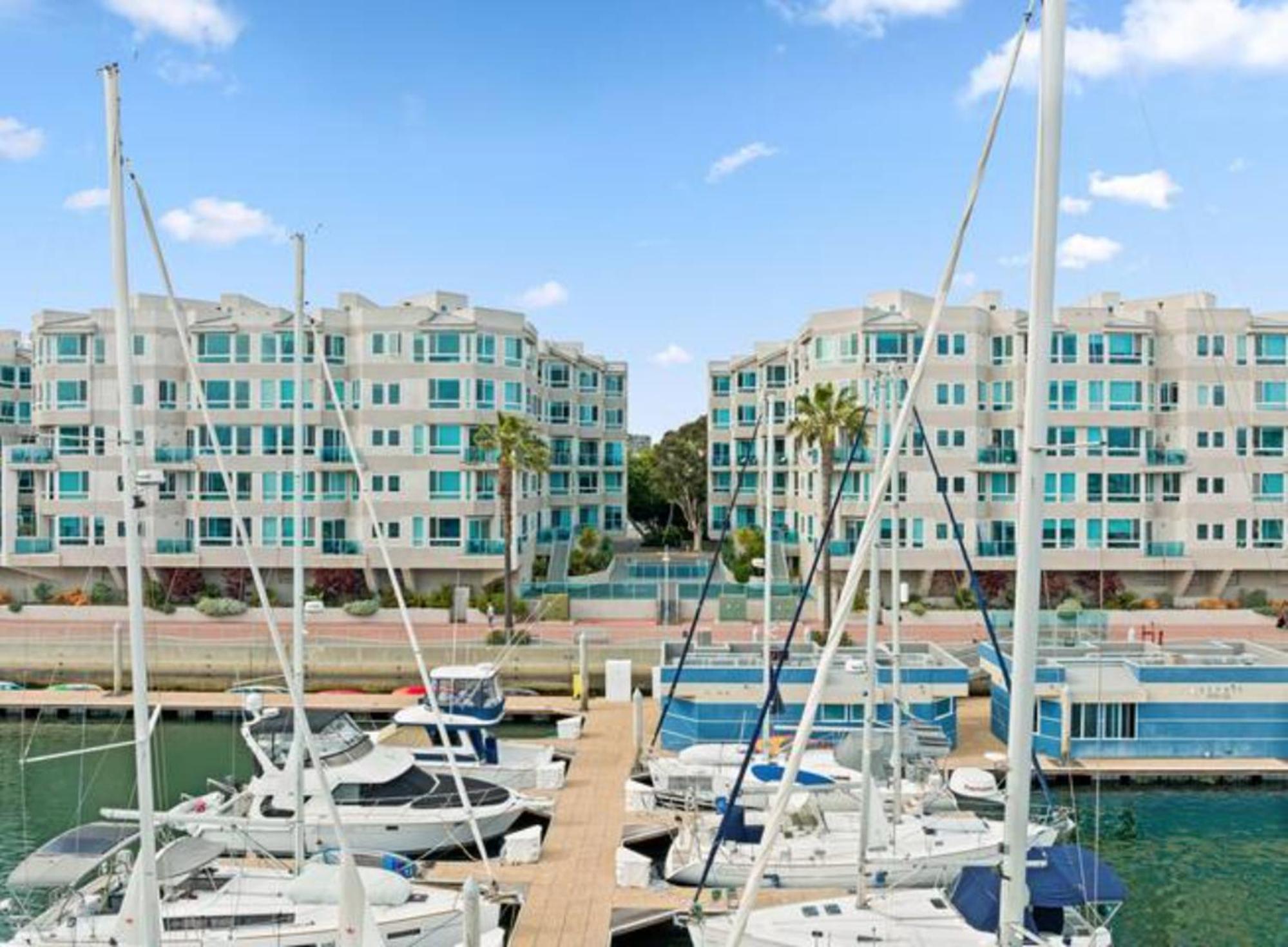 Blue Water Views Penthouse In Marina Del Rey