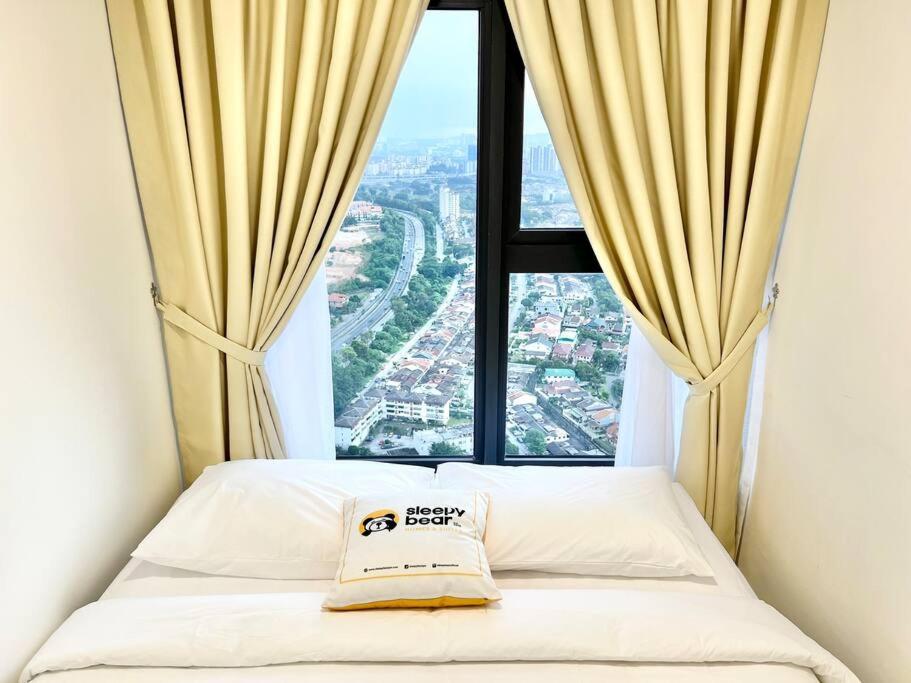 Arte Cheras by Sleepy Bear