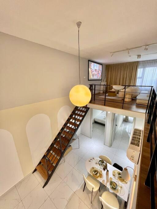 Arte Cheras by Sleepy Bear