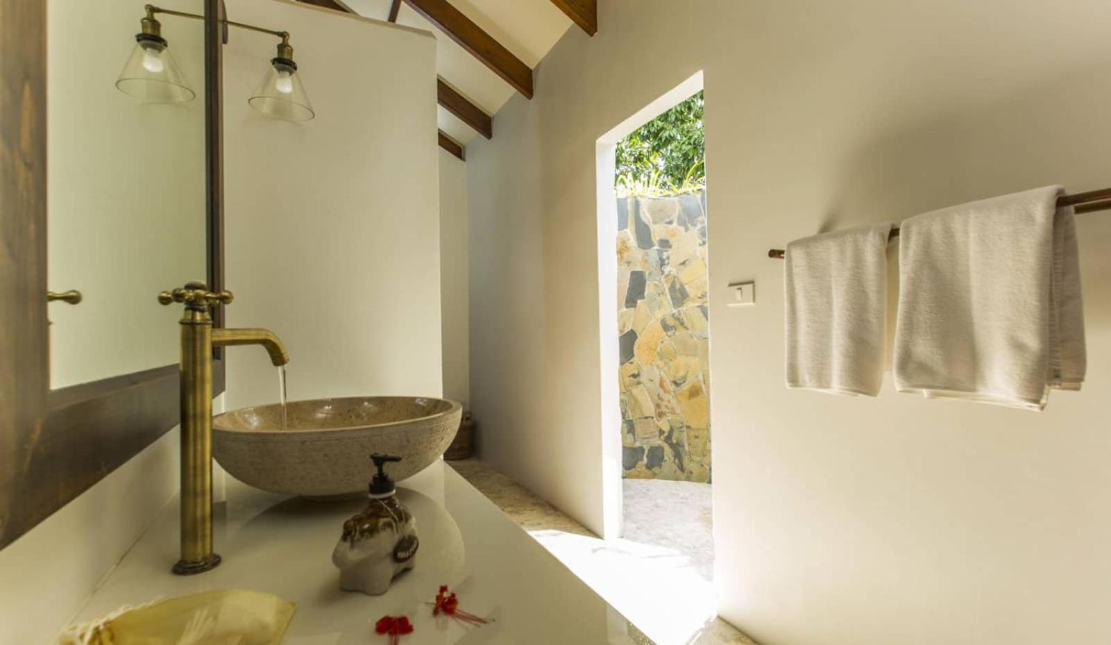 Koh Jum Beach Villas 