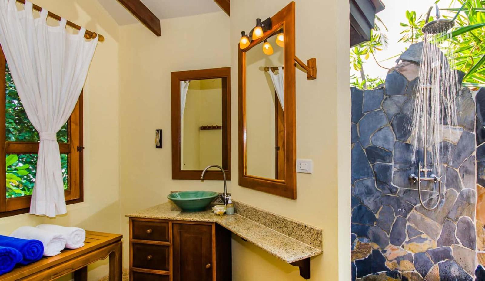 Koh Jum Beach Villas 