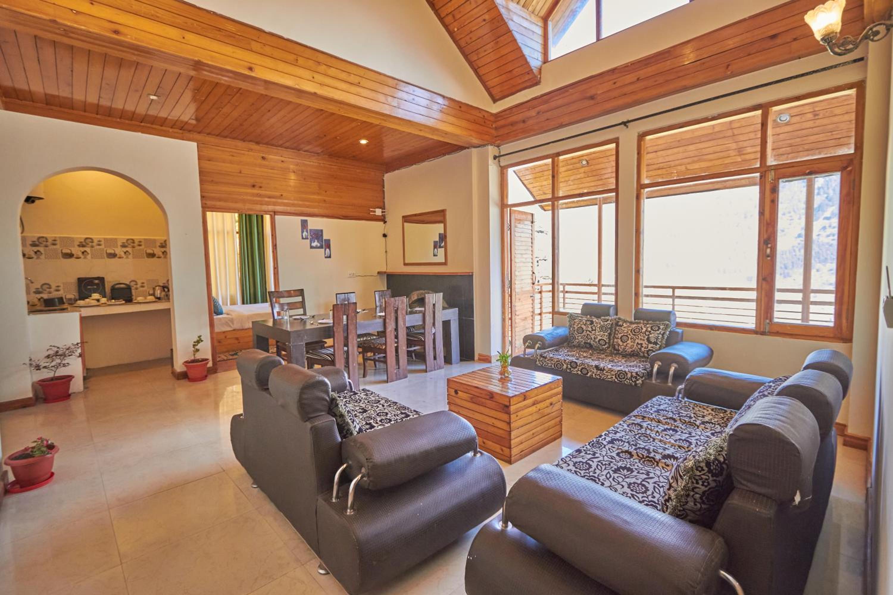 The Bliss Cottage Manali Luxury Apartment and villa view 3