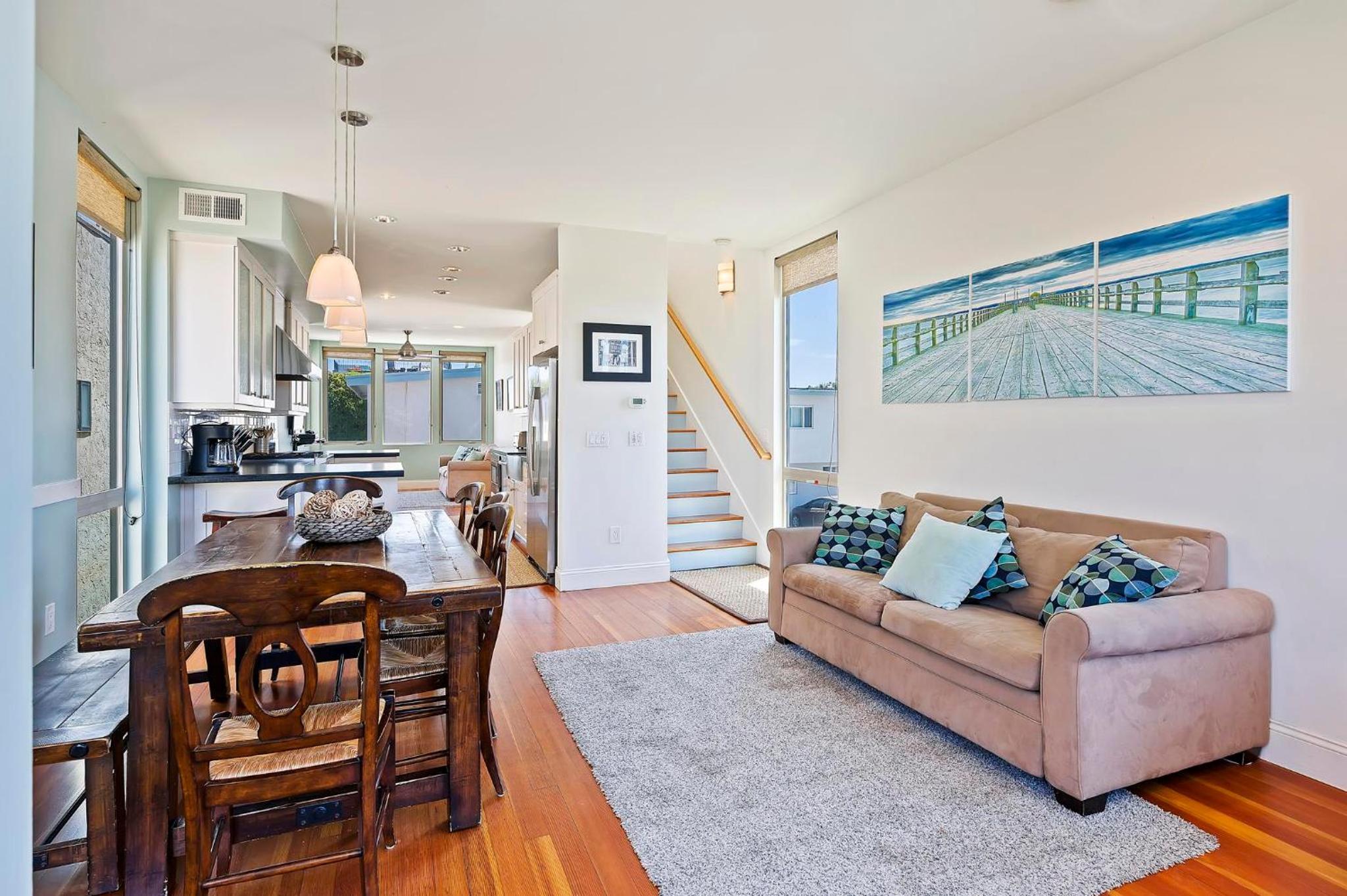 Bay View Beach House - Your Coastal Retreat view 4