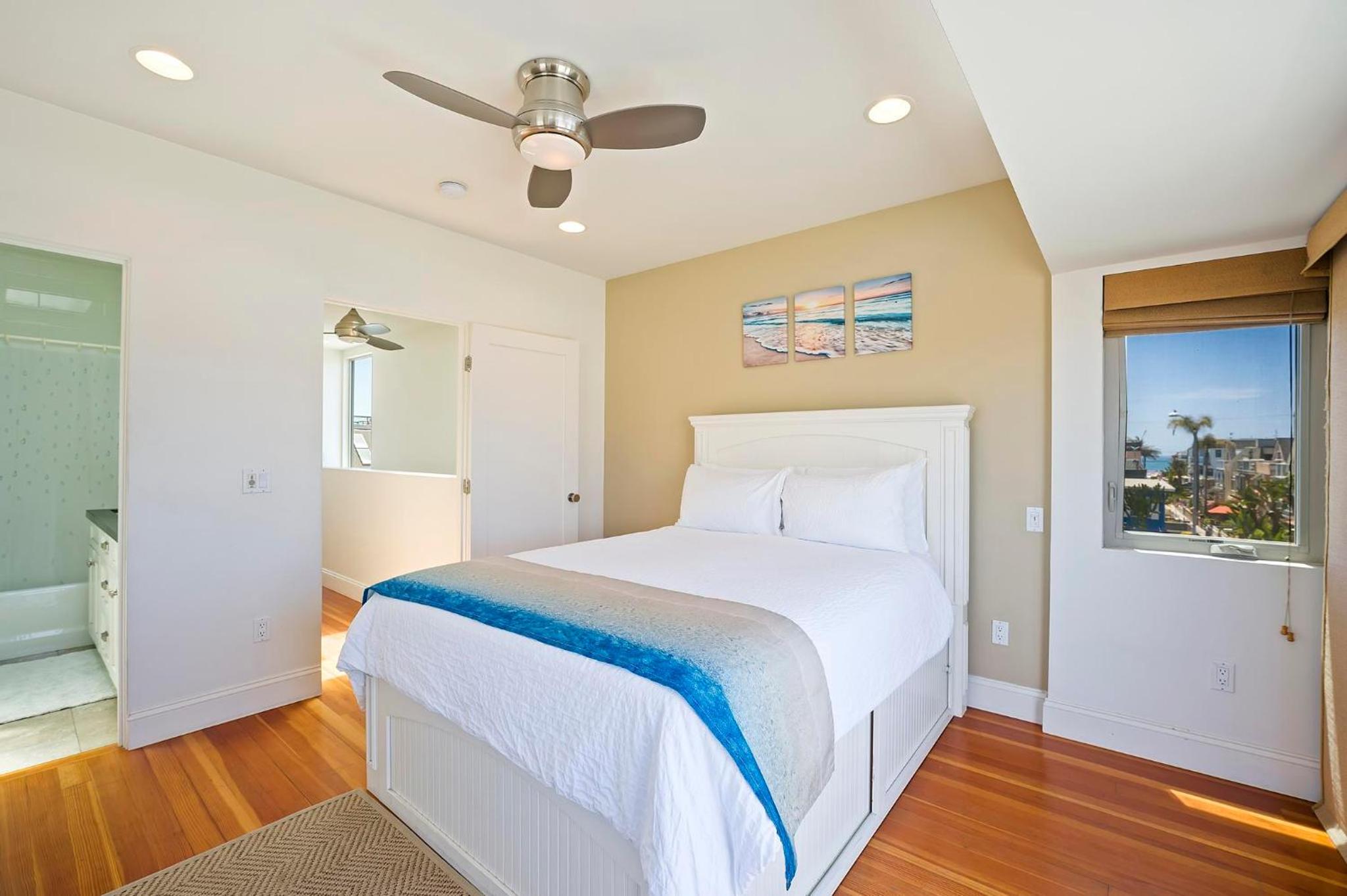 Bay View Beach House - Your Coastal Retreat view 2