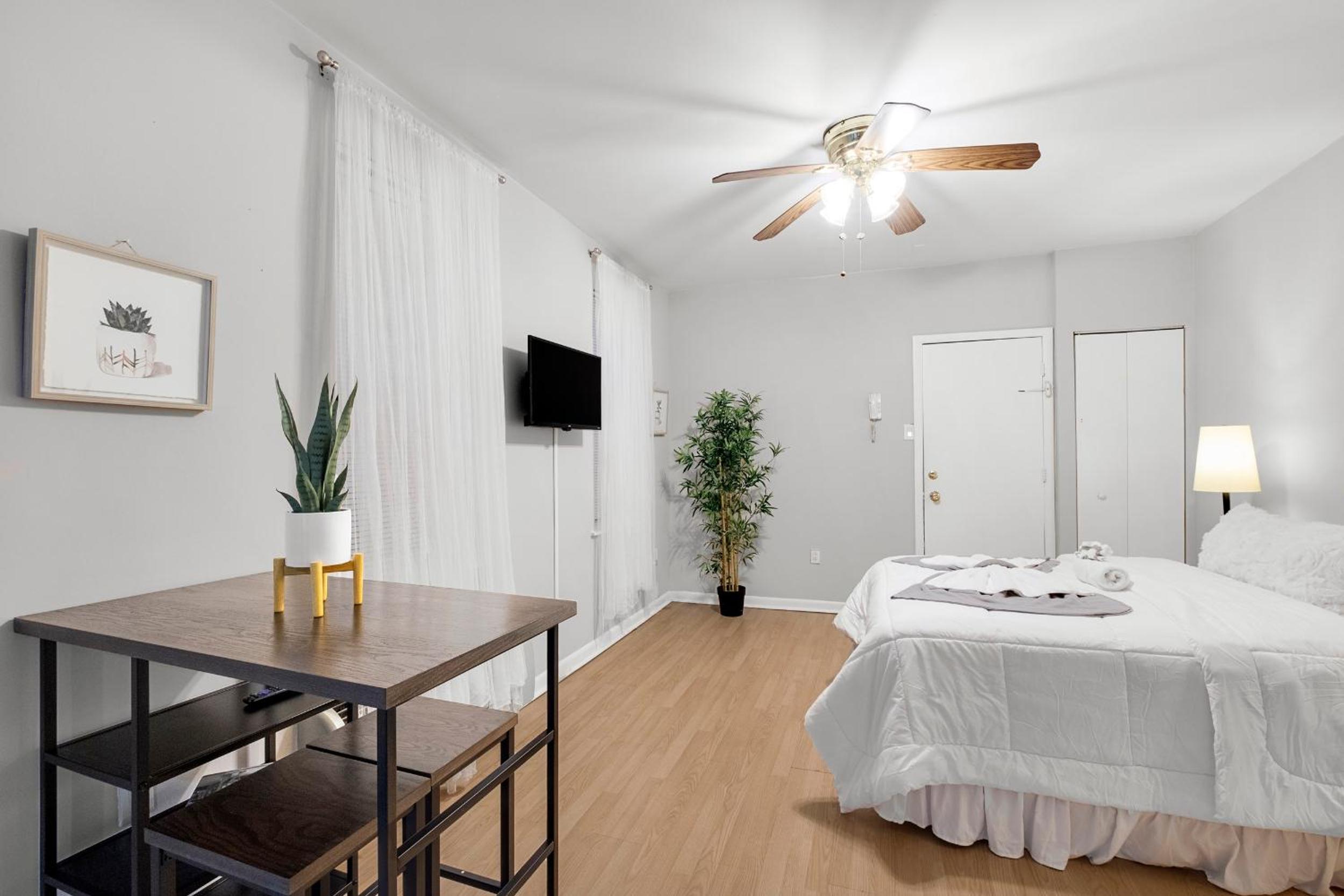 Full Private Studio W Yard