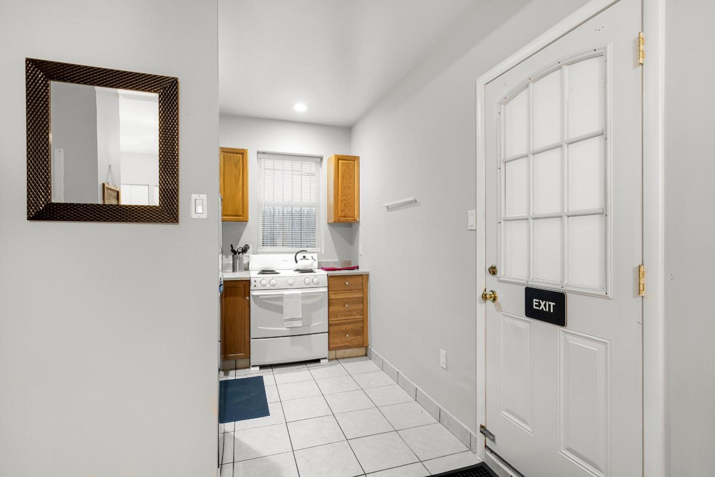 Full Private Studio W Yard