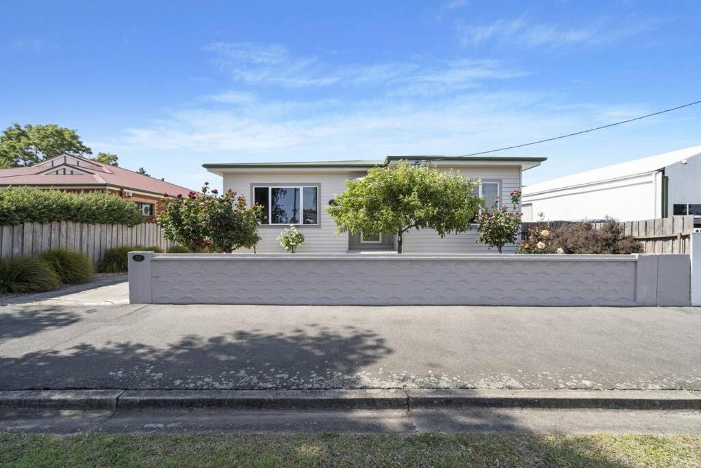 Bradman House CBD Launceston Invermay + Free WIFI