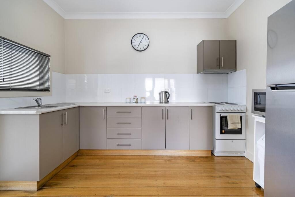 Bradman House CBD Launceston Invermay + Free WIFI