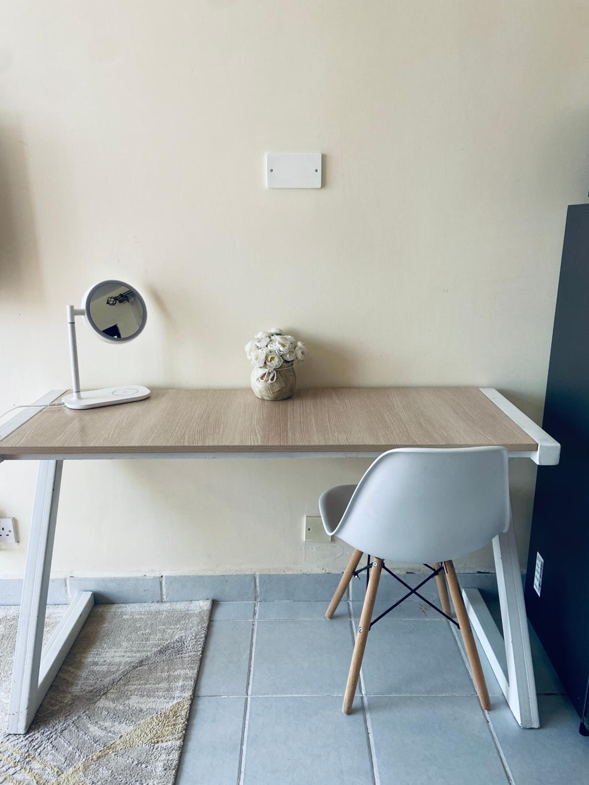 UrbanChicNest, Studio Apartment.