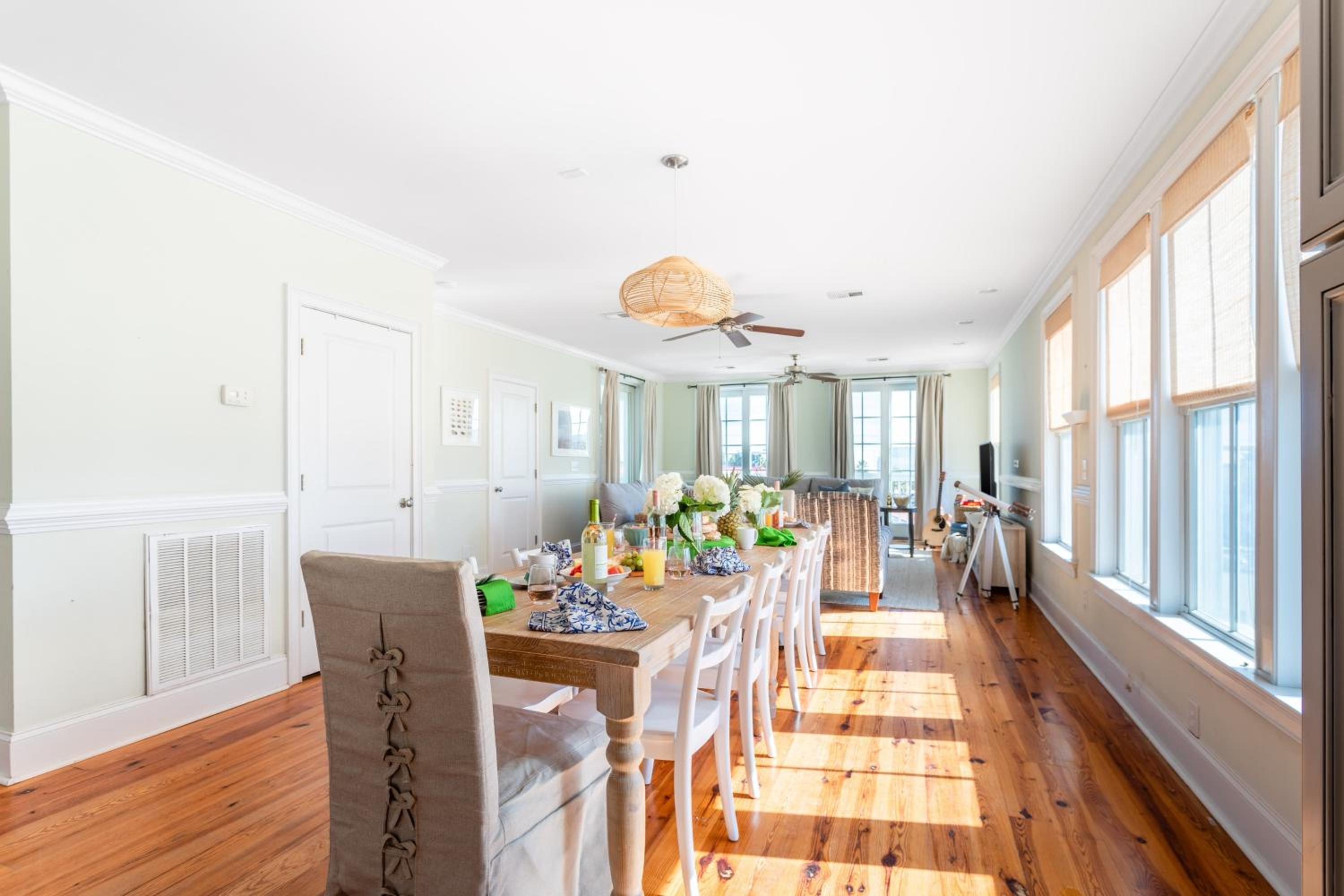 Sea Shell by AvantStay Breezy Beachside Getaway w Rooftop Deck 6 BRs