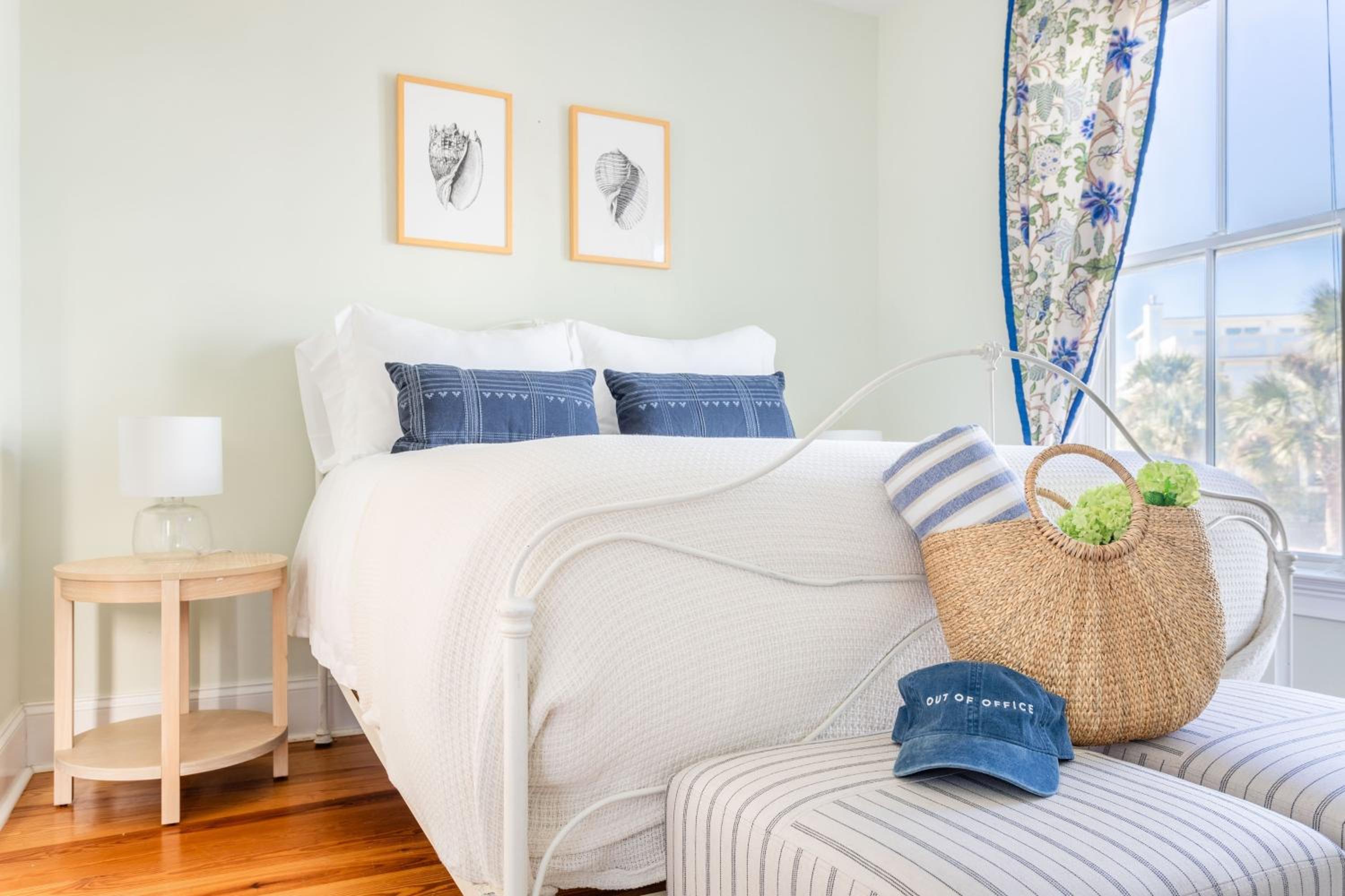 Sea Shell by AvantStay Breezy Beachside Getaway w Rooftop Deck 6 BRs