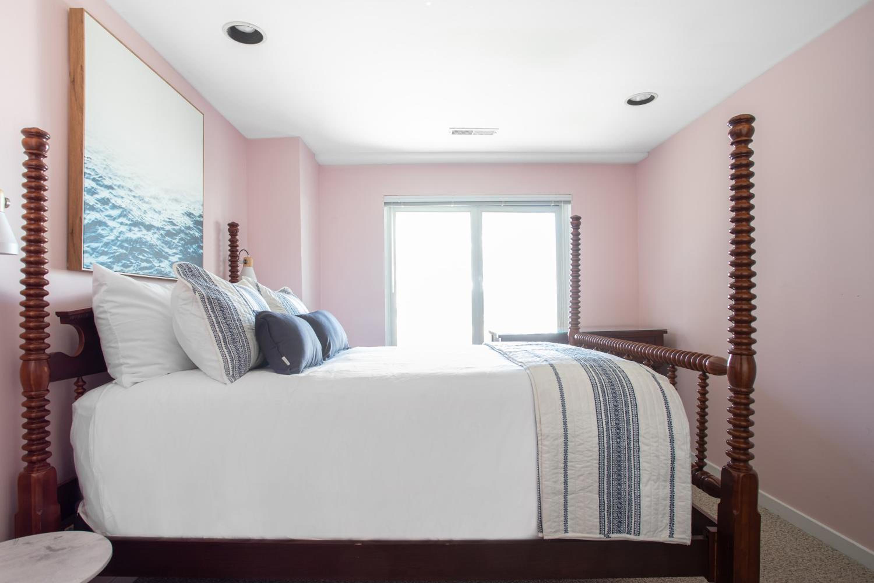 Lighthouse by AvantStay Beachfront View Home w Pool Table Ping Pong