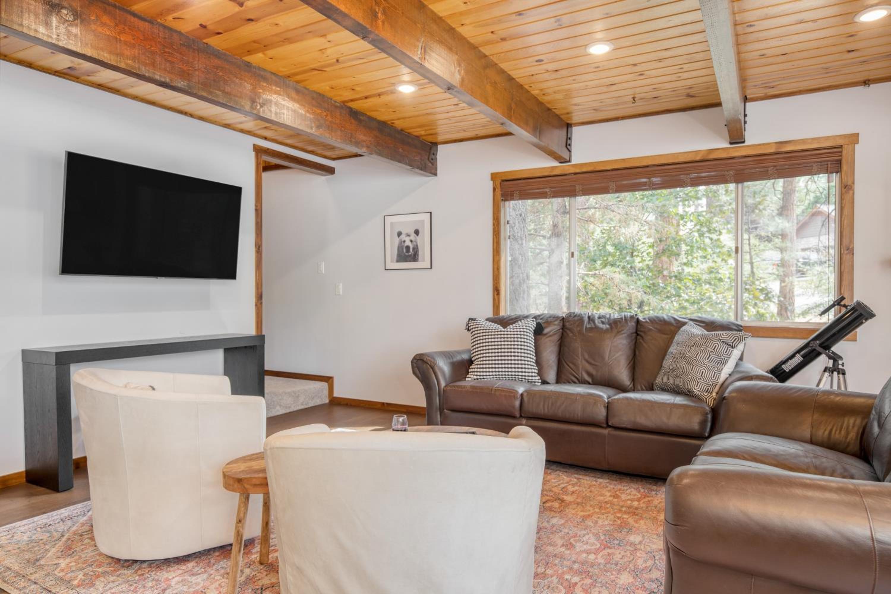 Updated Chic 4BDR w Large Deck Close to the Lake Avalon Pines by AvantStay