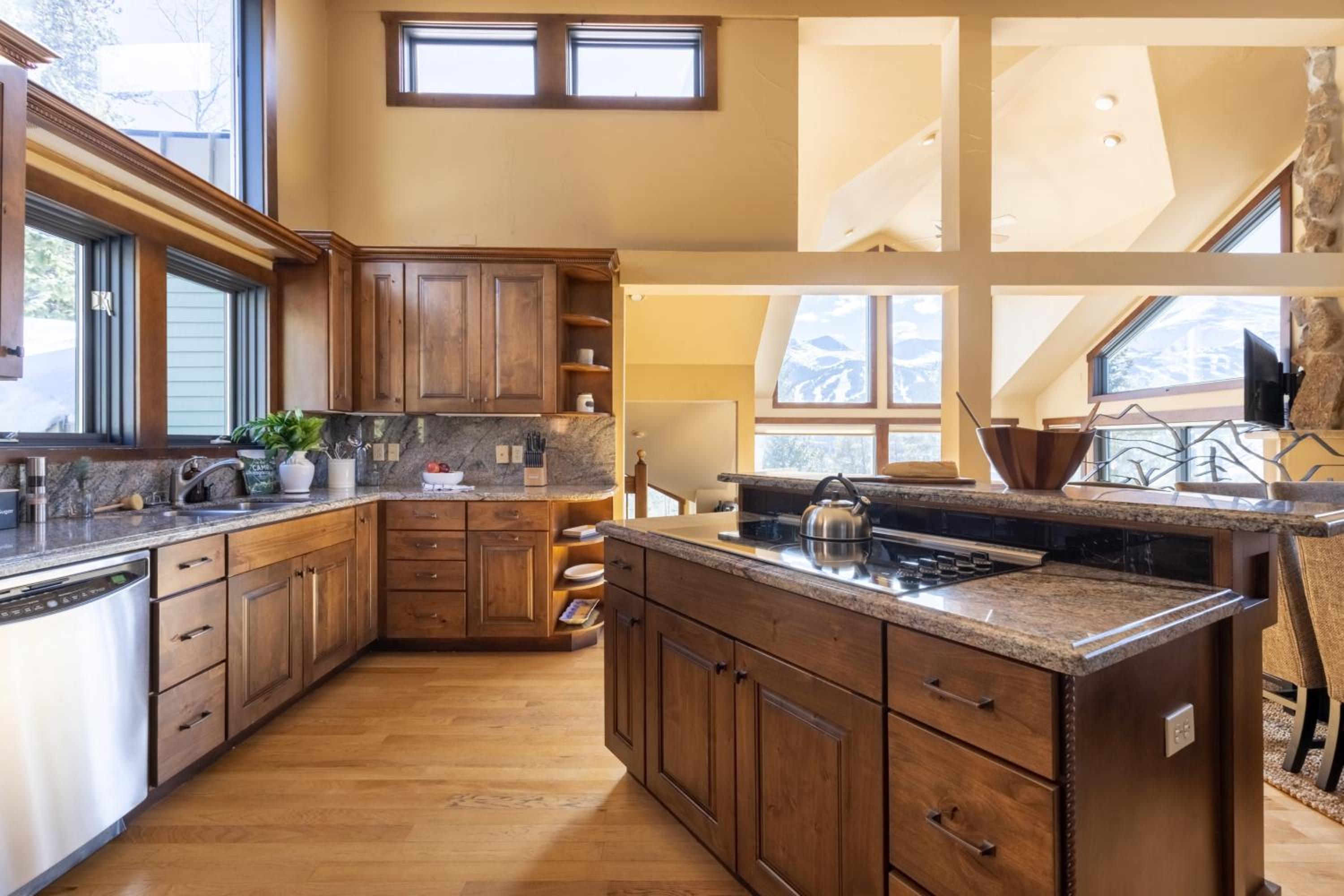 Frontier by AvantStay Incredible Mtn Views Hot Tub Gorgeous Breckenridge Home Close to Slopes