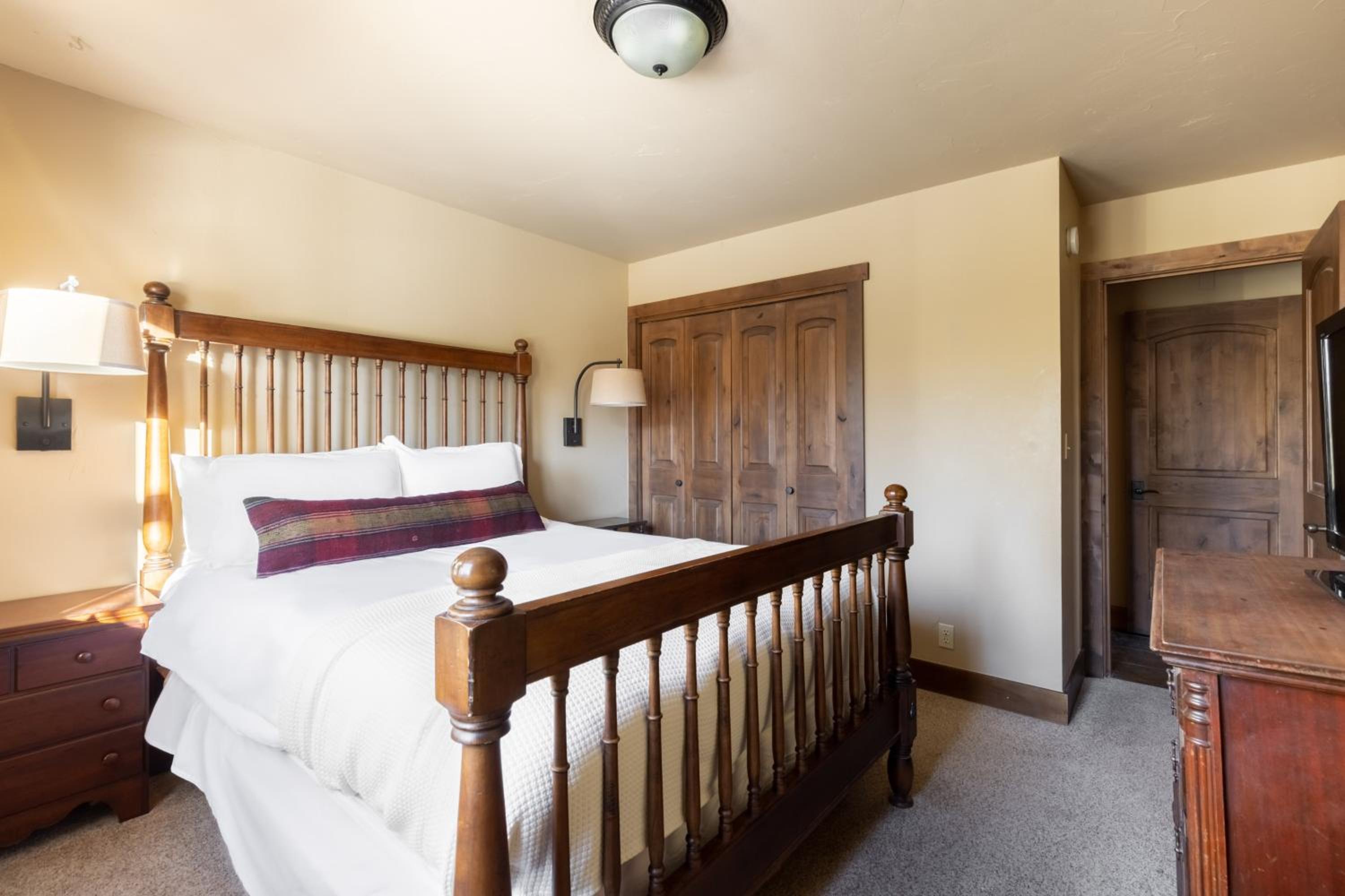 Frontier by AvantStay Incredible Mtn Views Hot Tub Gorgeous Breckenridge Home Close to Slopes