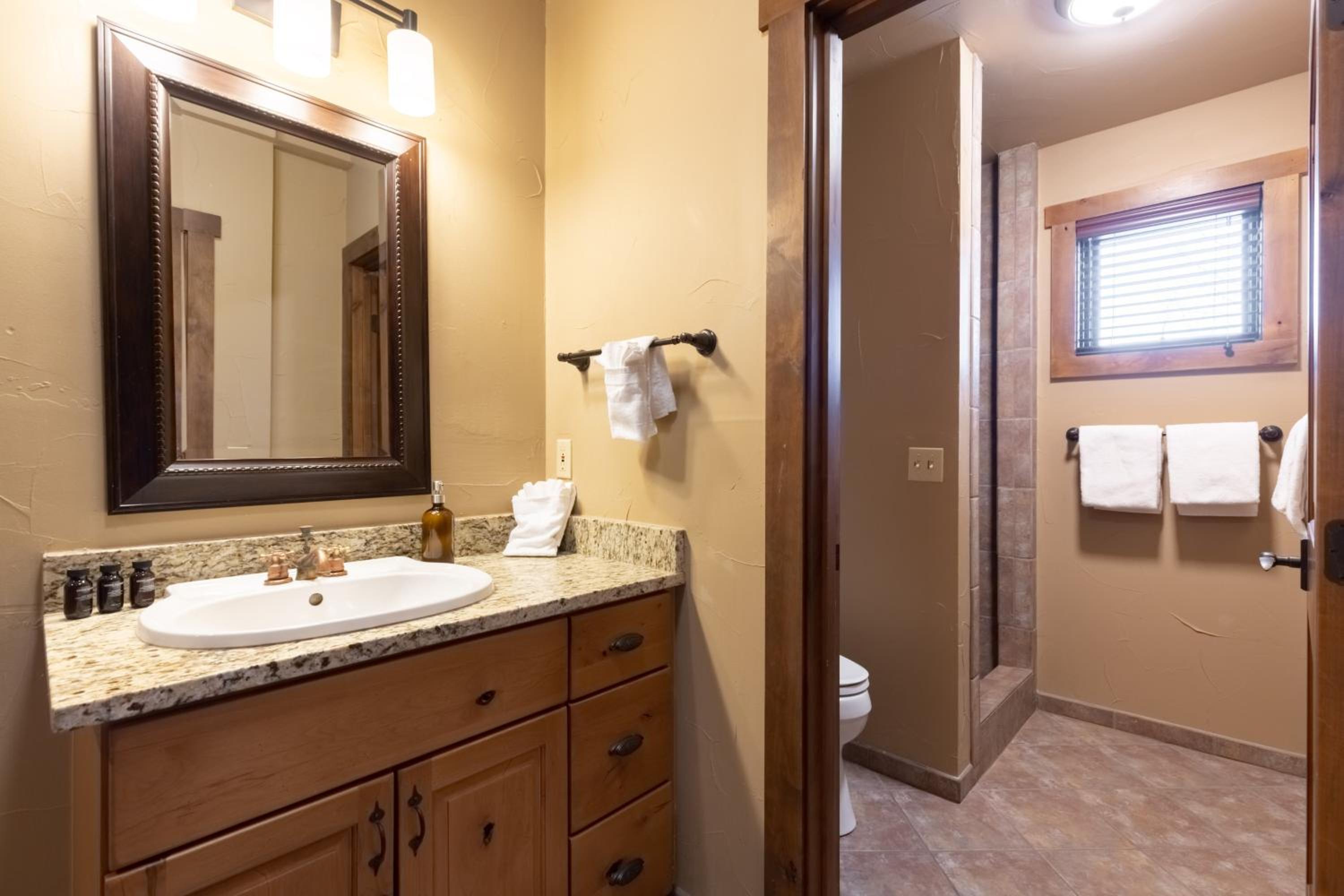 Frontier by AvantStay Incredible Mtn Views Hot Tub Gorgeous Breckenridge Home Close to Slopes