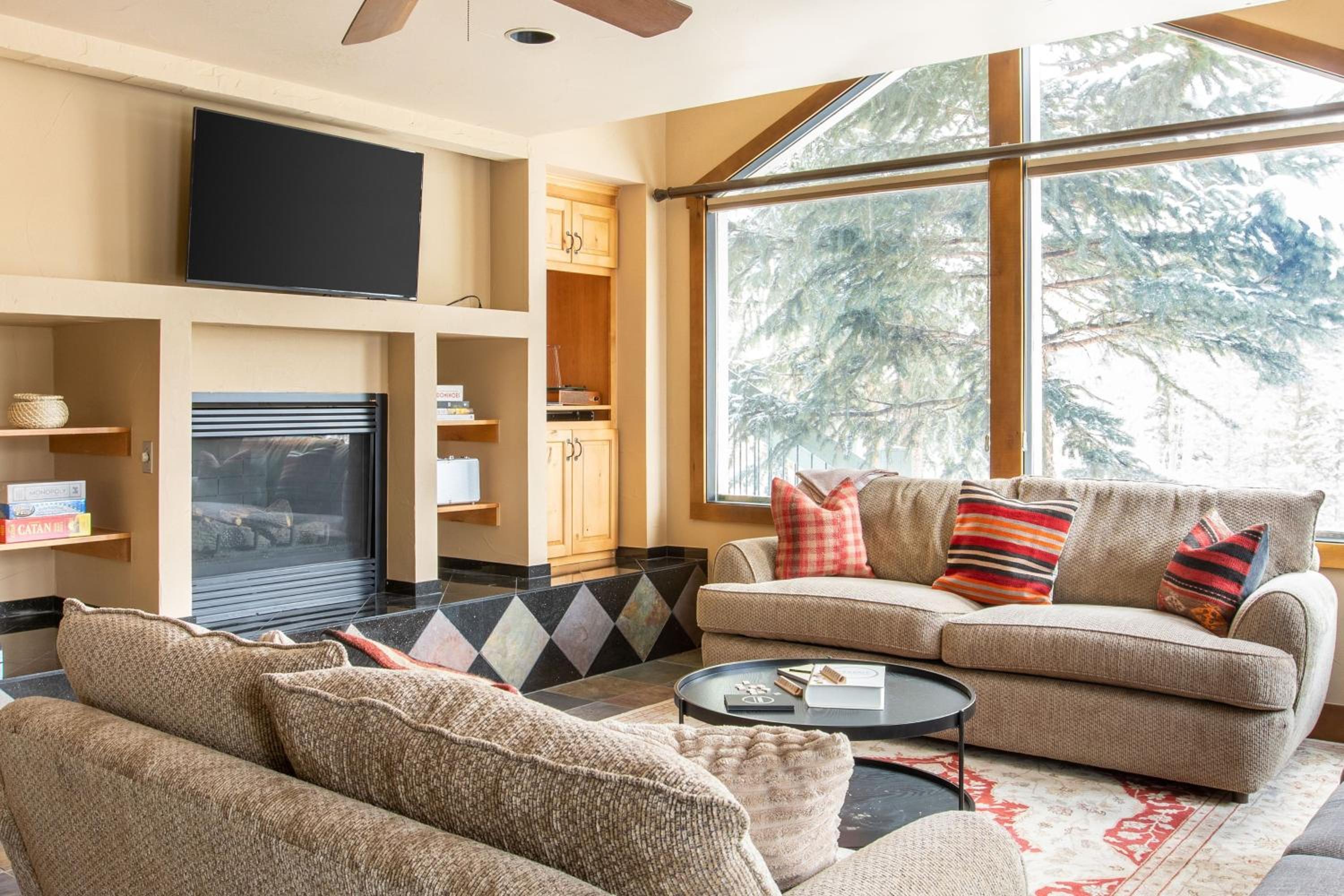 Frontier by AvantStay Incredible Mtn Views Hot Tub Gorgeous Breckenridge Home Close to Slopes
