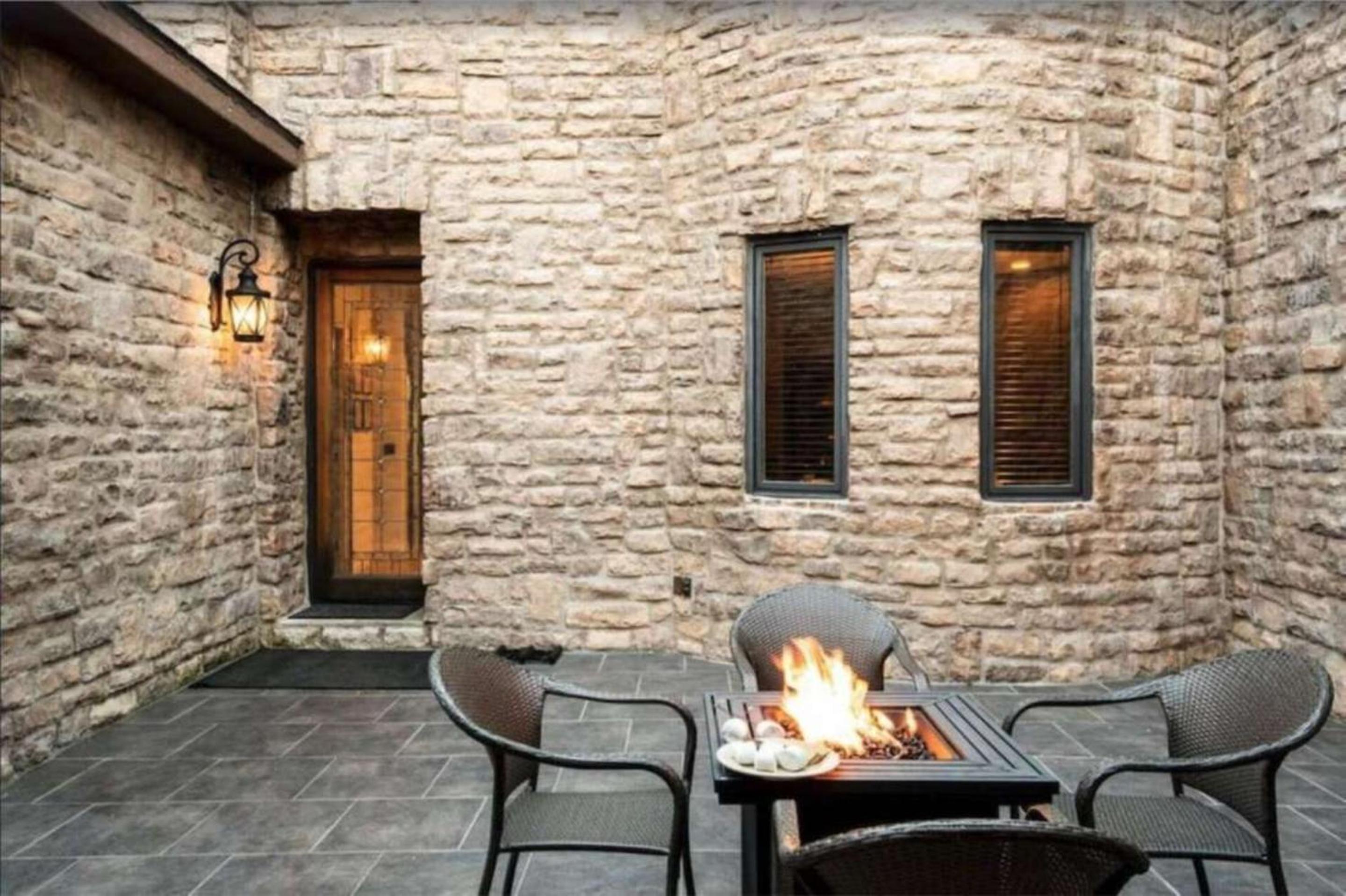 Big Bear Castle by AvantStay Private Home in Great Big Bear Location w Hot Tub view 4