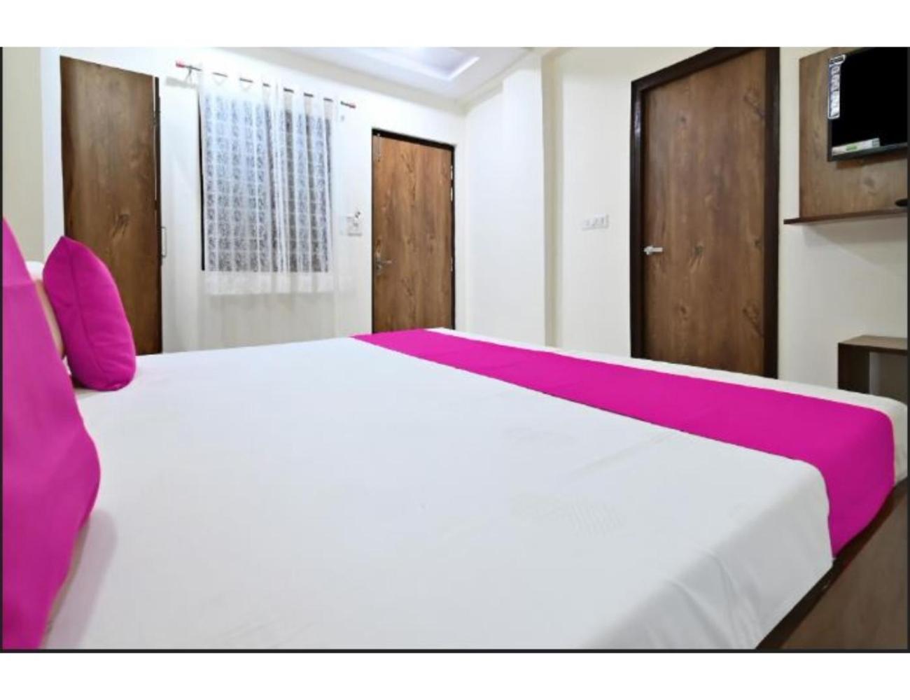Hotel Raj Inn, Agra