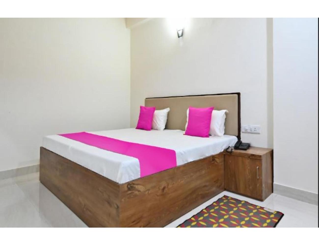 Hotel Raj Inn, Agra