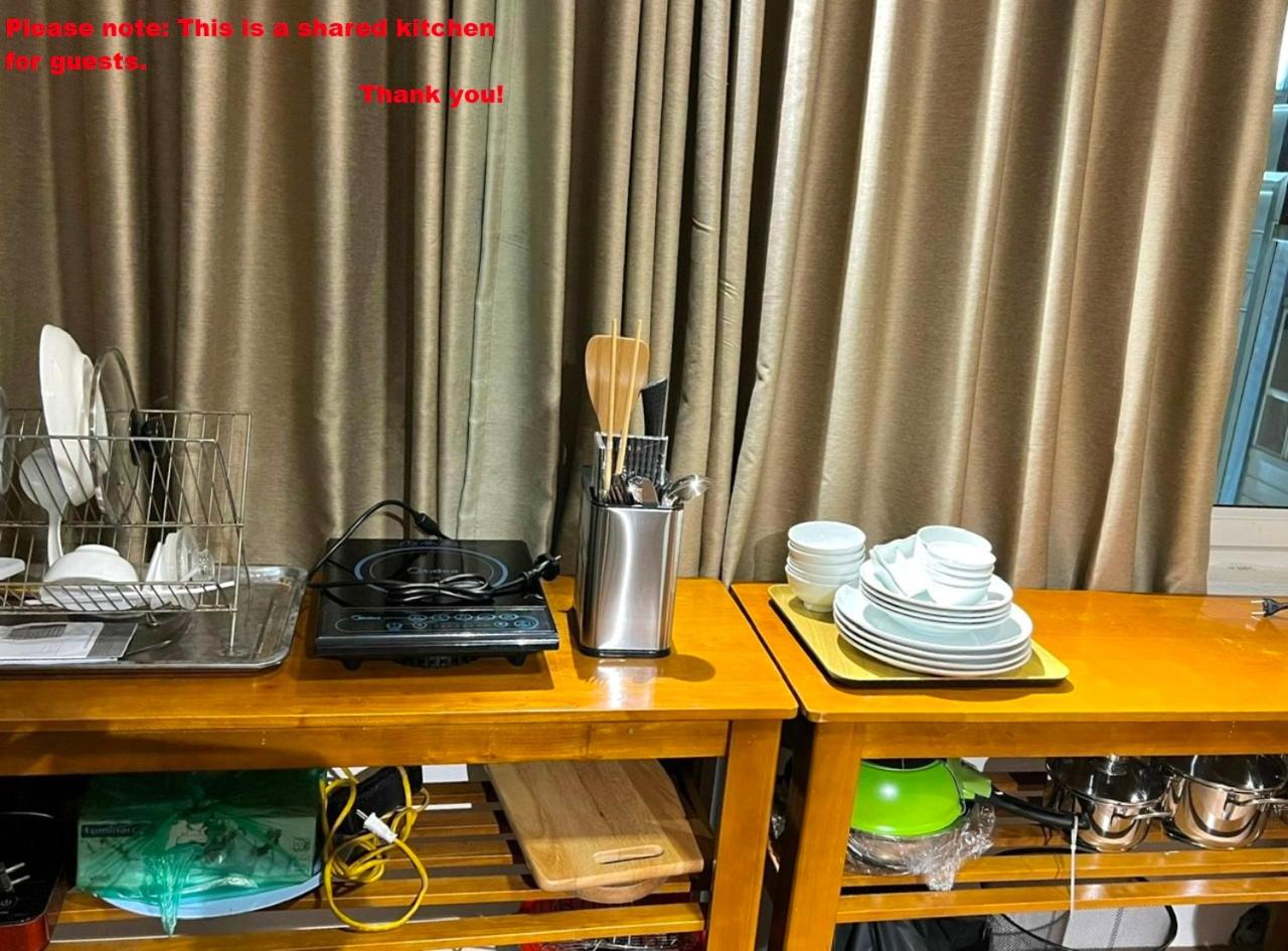 Nice room located right next to the Old Quarter Căn phòng nhiều ánh sáng tại ngay gần phố đi bộ Hồ Gươm