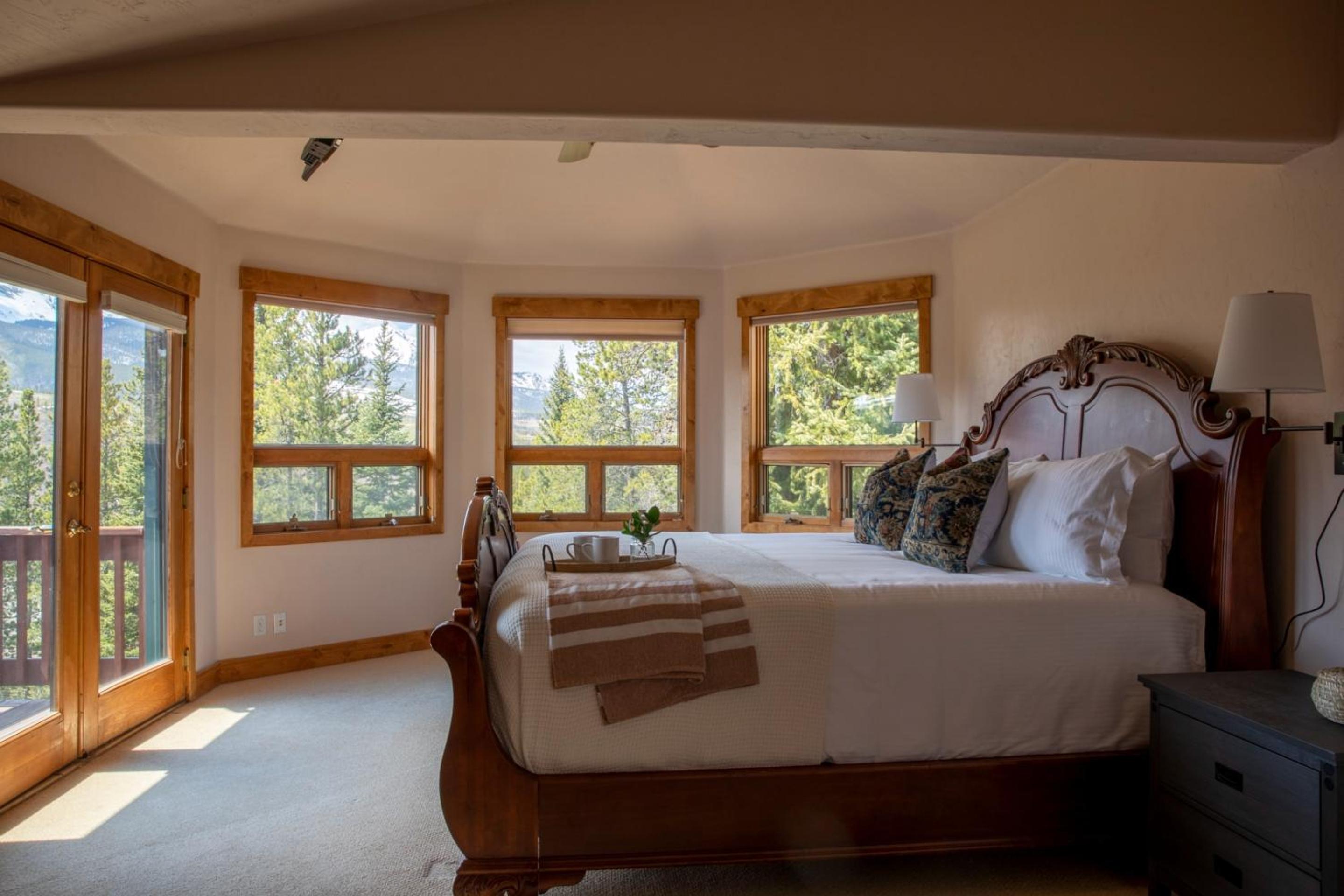 Zendo by AvantStay Serene Mountain Abode w Hot Tub Views