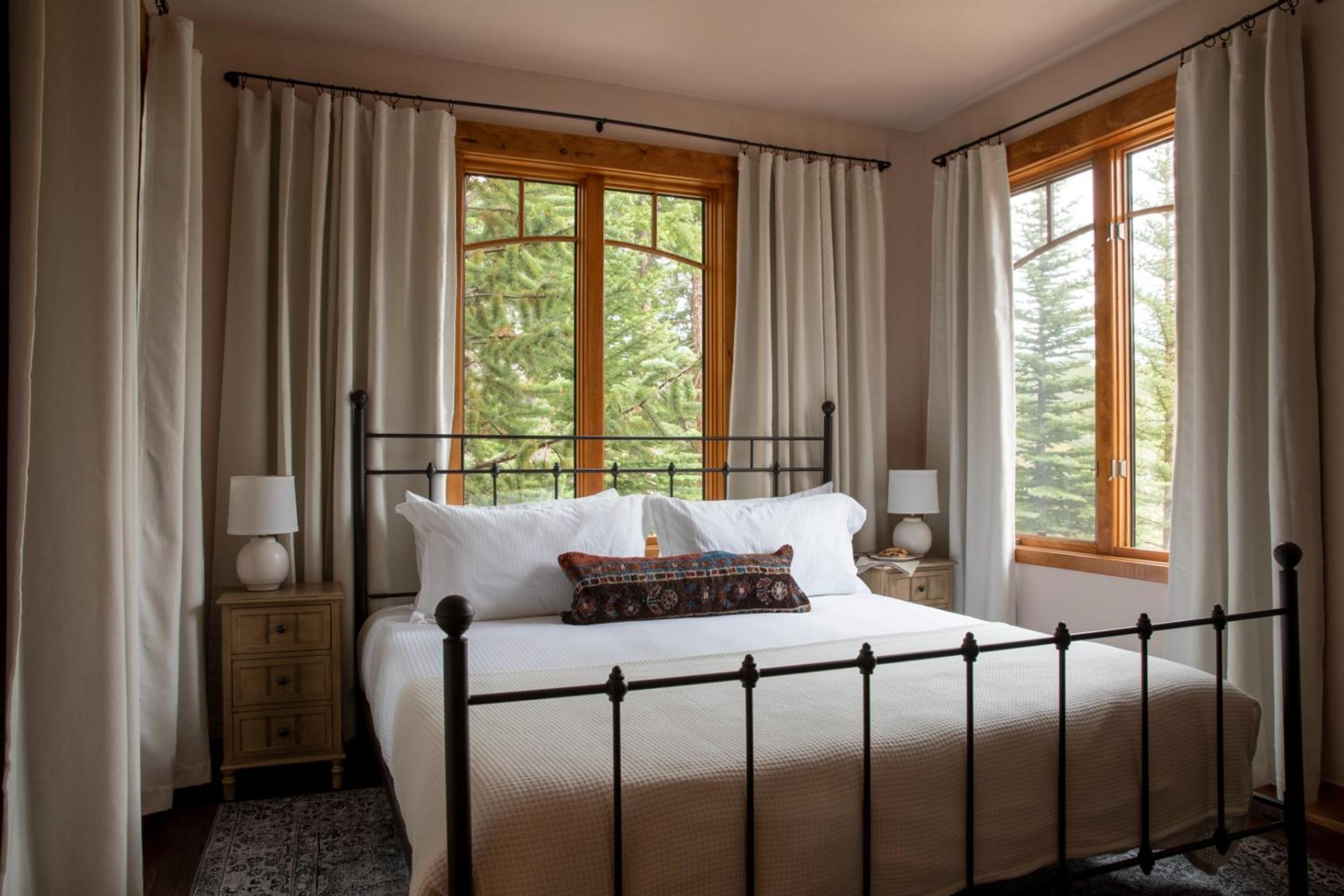 Zendo by AvantStay Serene Mountain Abode w Hot Tub Views