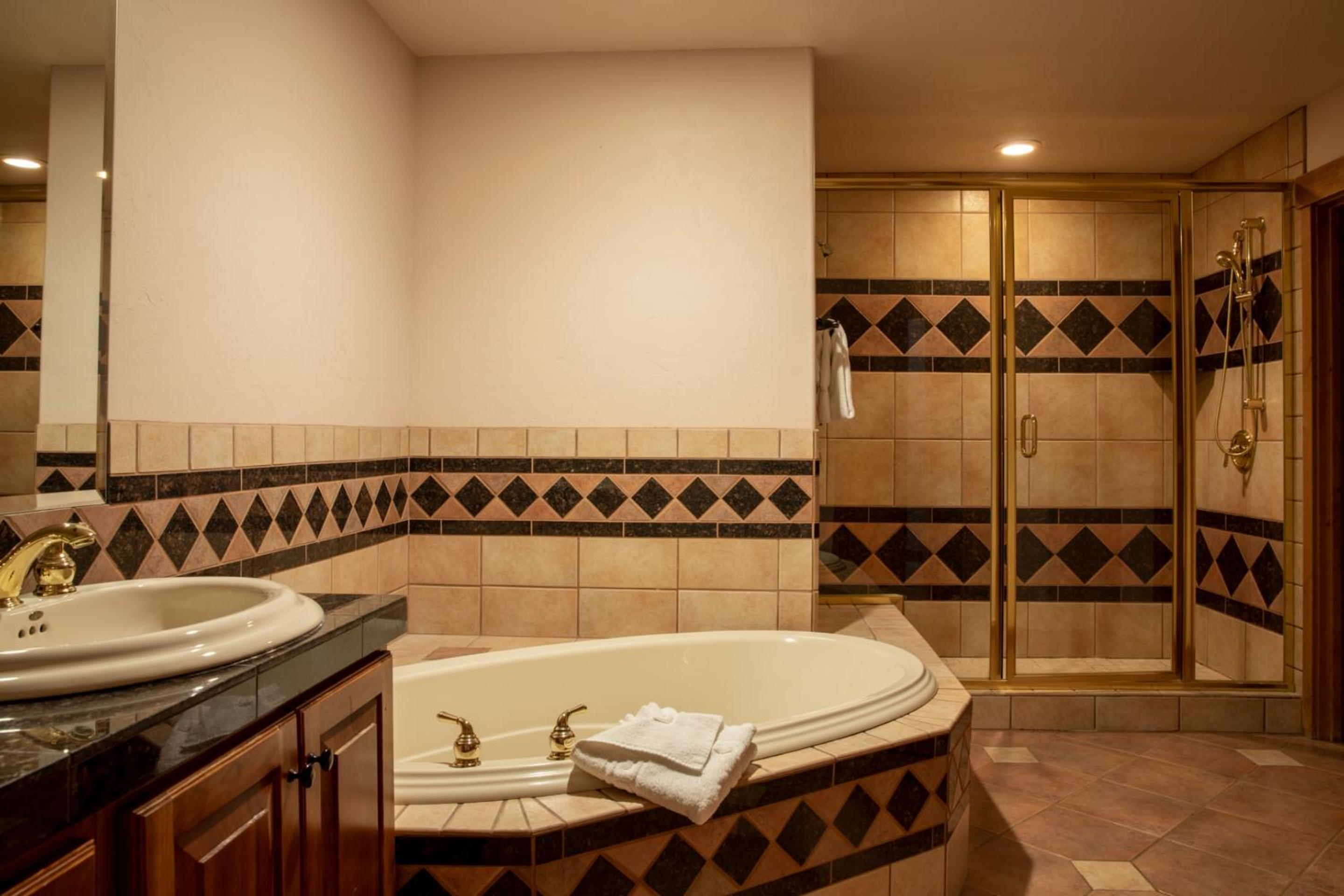 Zendo by AvantStay Serene Mountain Abode w Hot Tub Views