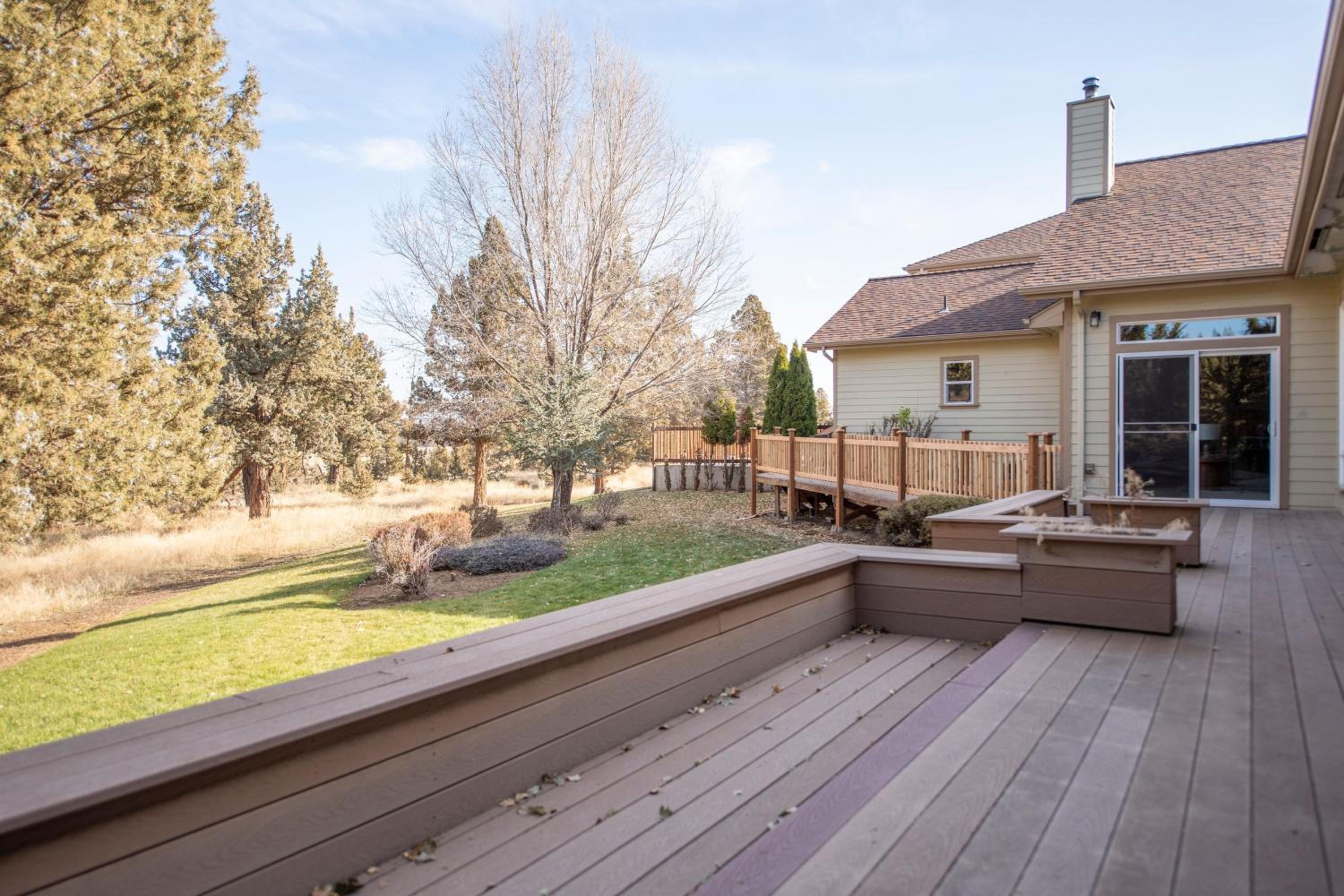 Powell by AvantStay Secluded Home only 10 Mins from DT Bend w Hot Tub