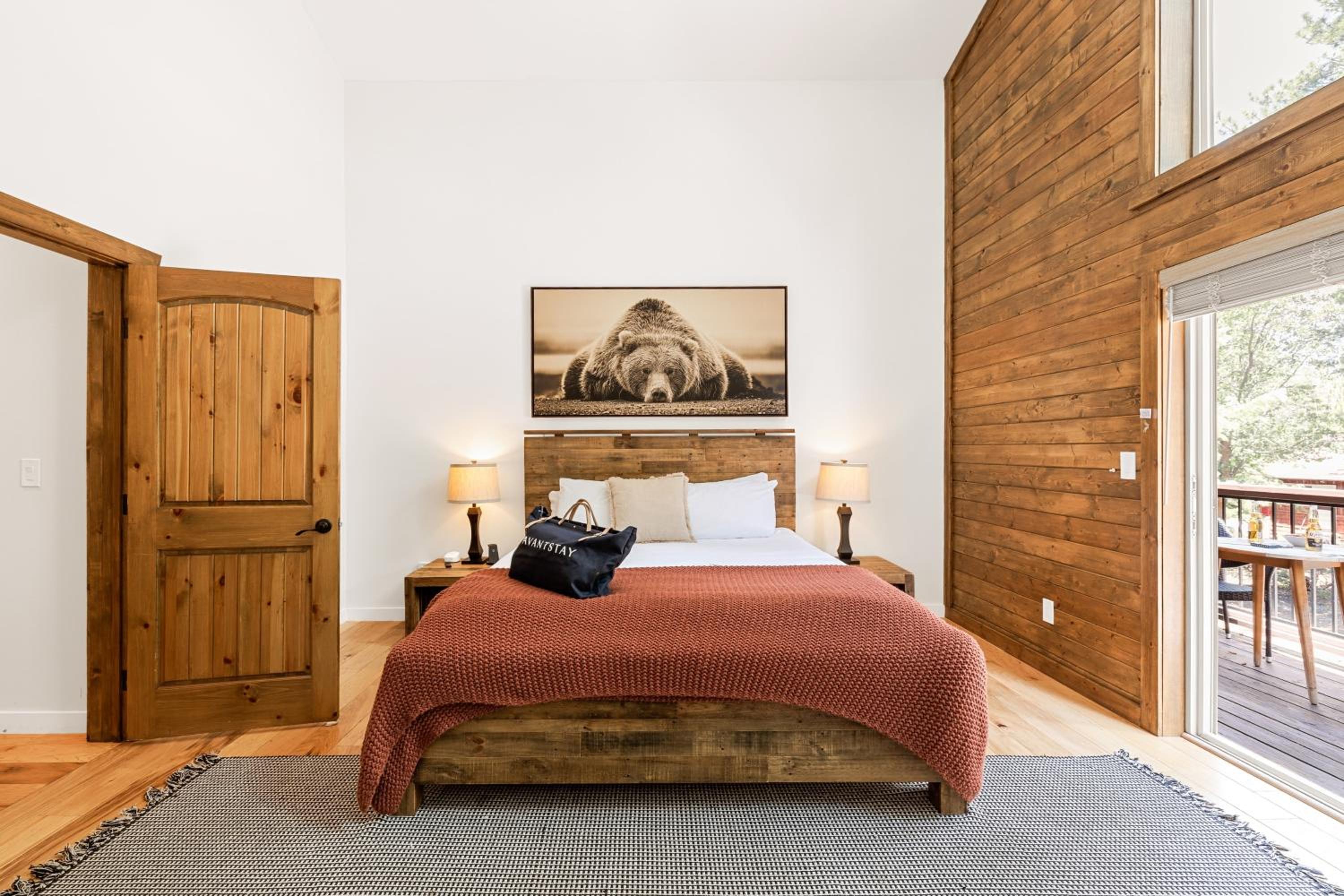 Teddy by AvantStay Majestic Cabin in Big Bear w Balcony