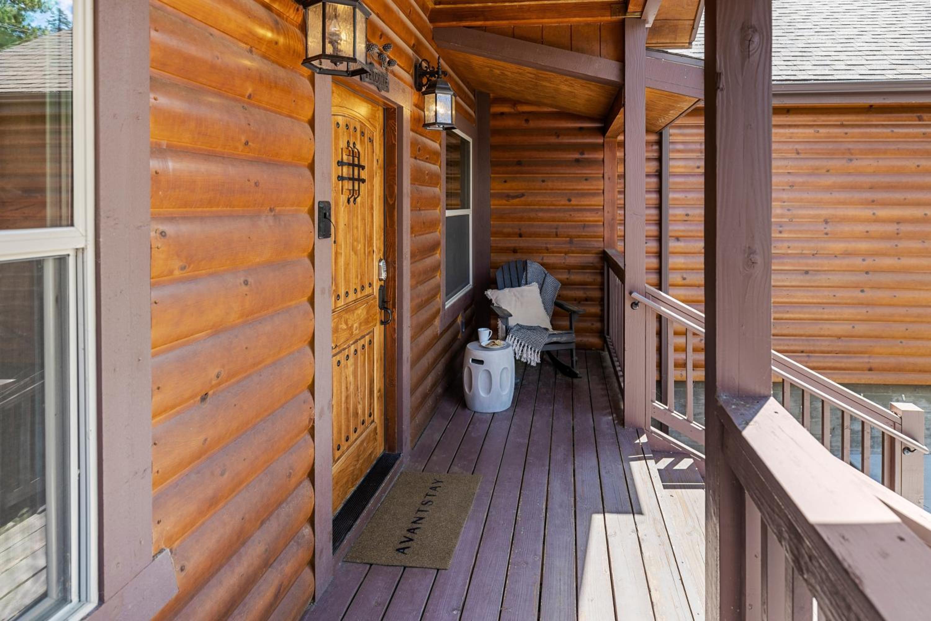 Teddy by AvantStay Majestic Cabin in Big Bear w Balcony